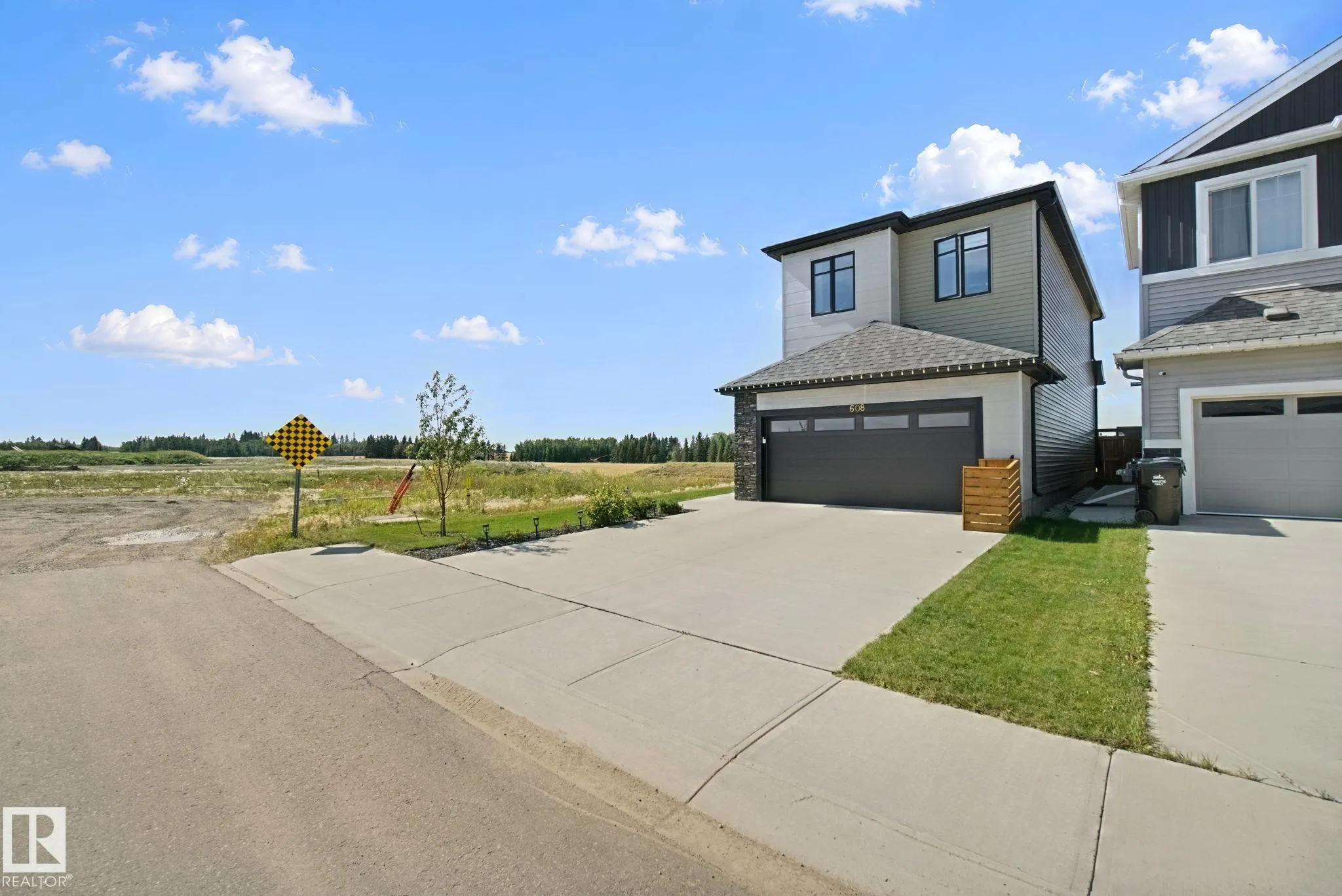 608 BOULDER Wynd