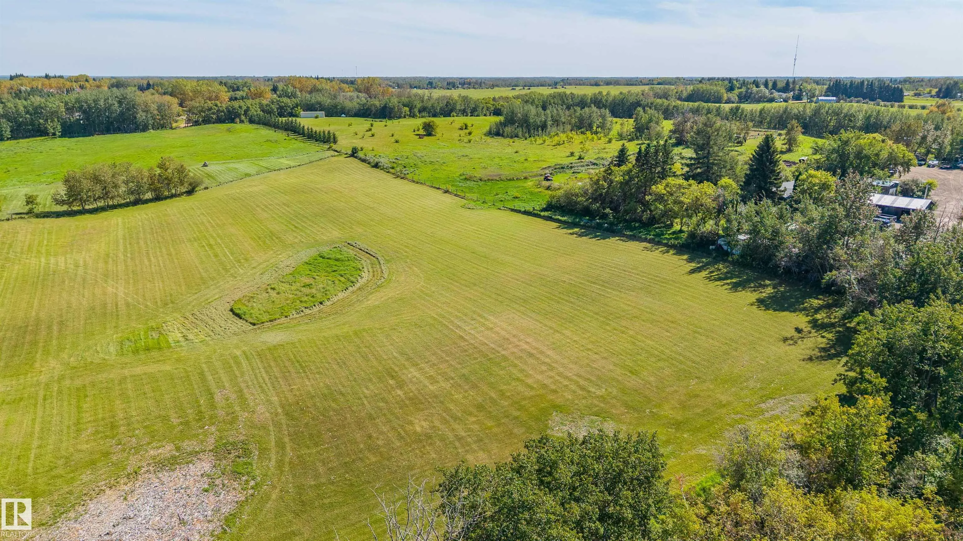 3 22459 Township Road 530