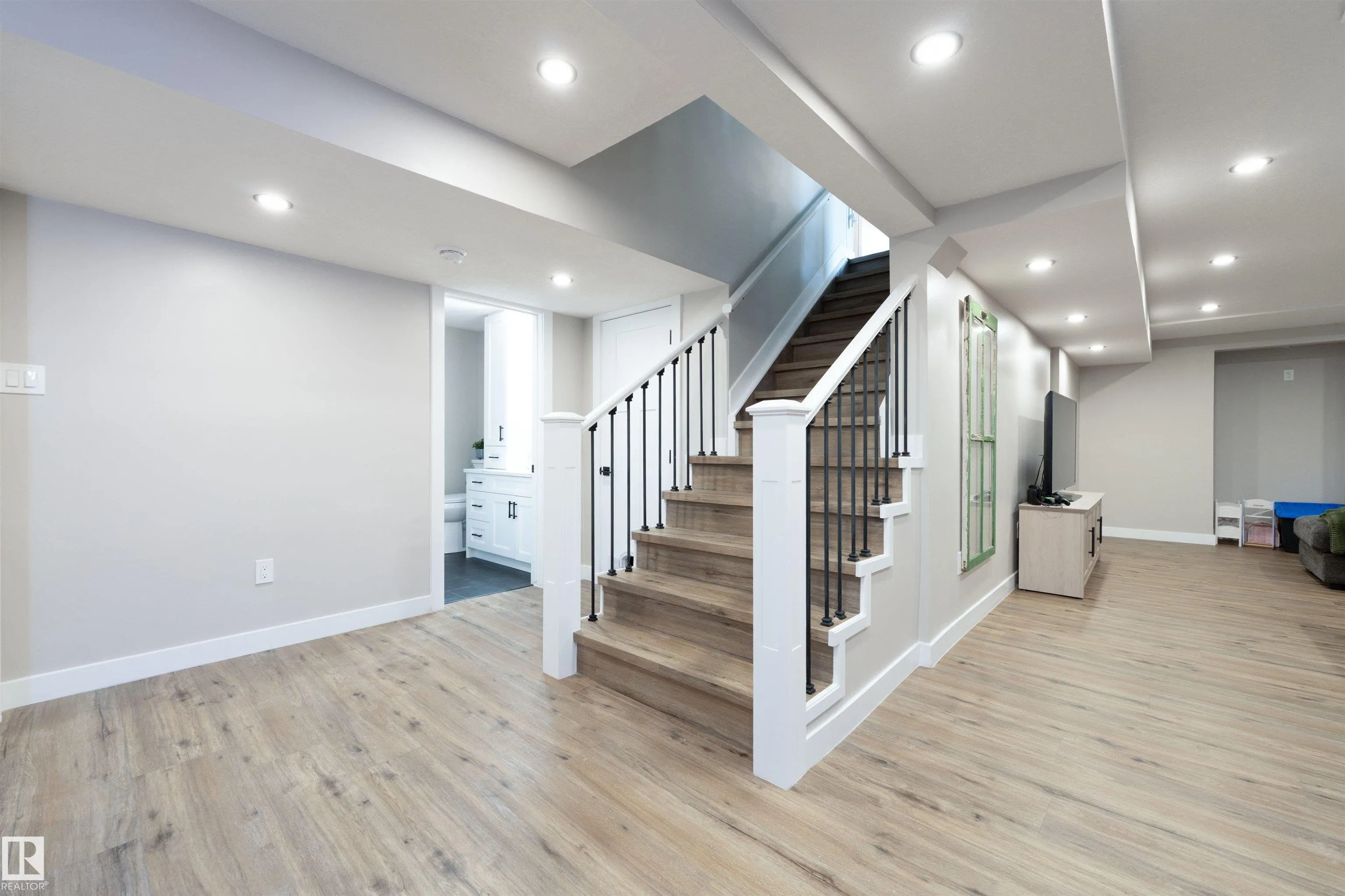 79 WOODSTOCK Drive