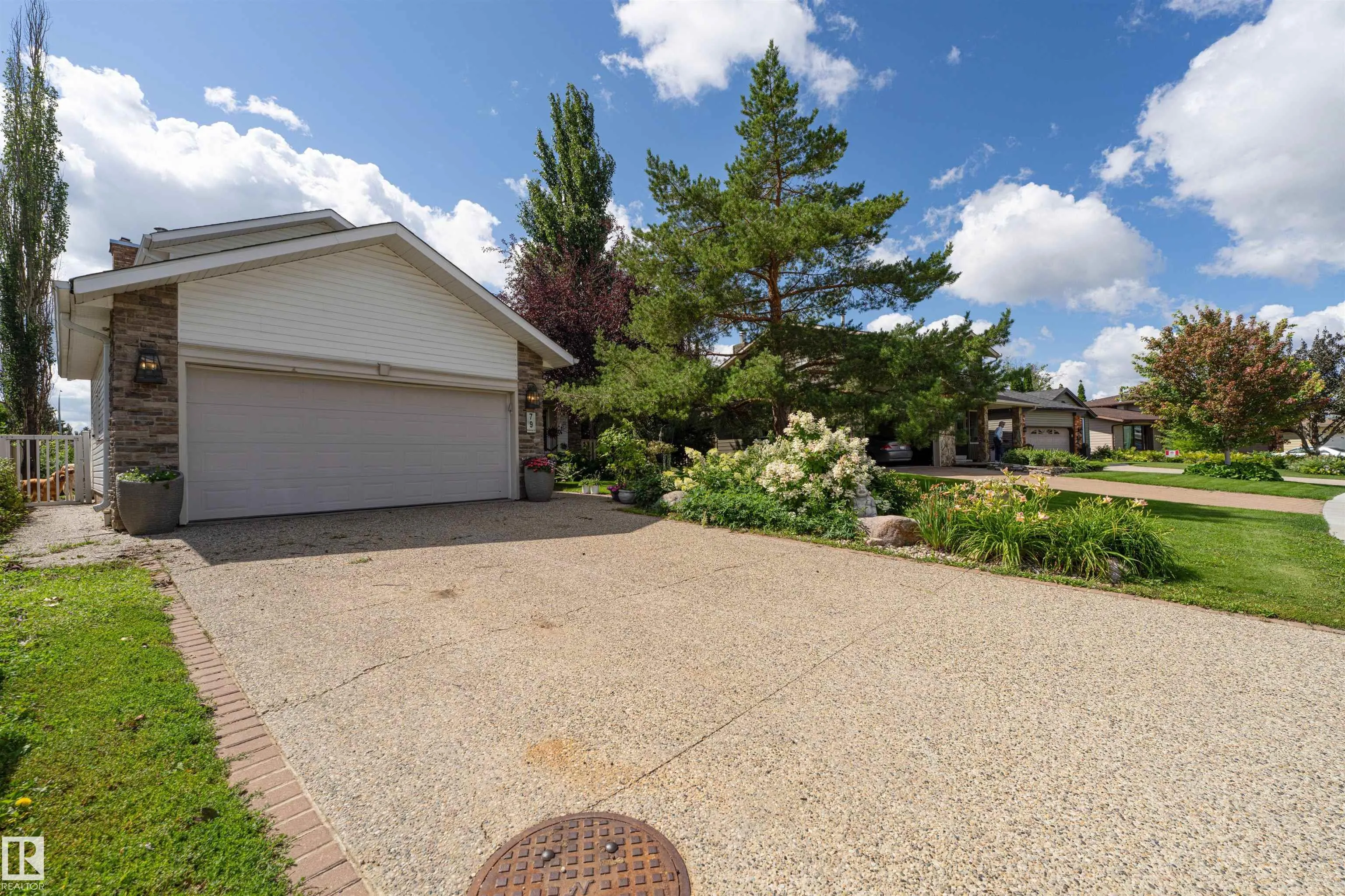79 WOODSTOCK Drive