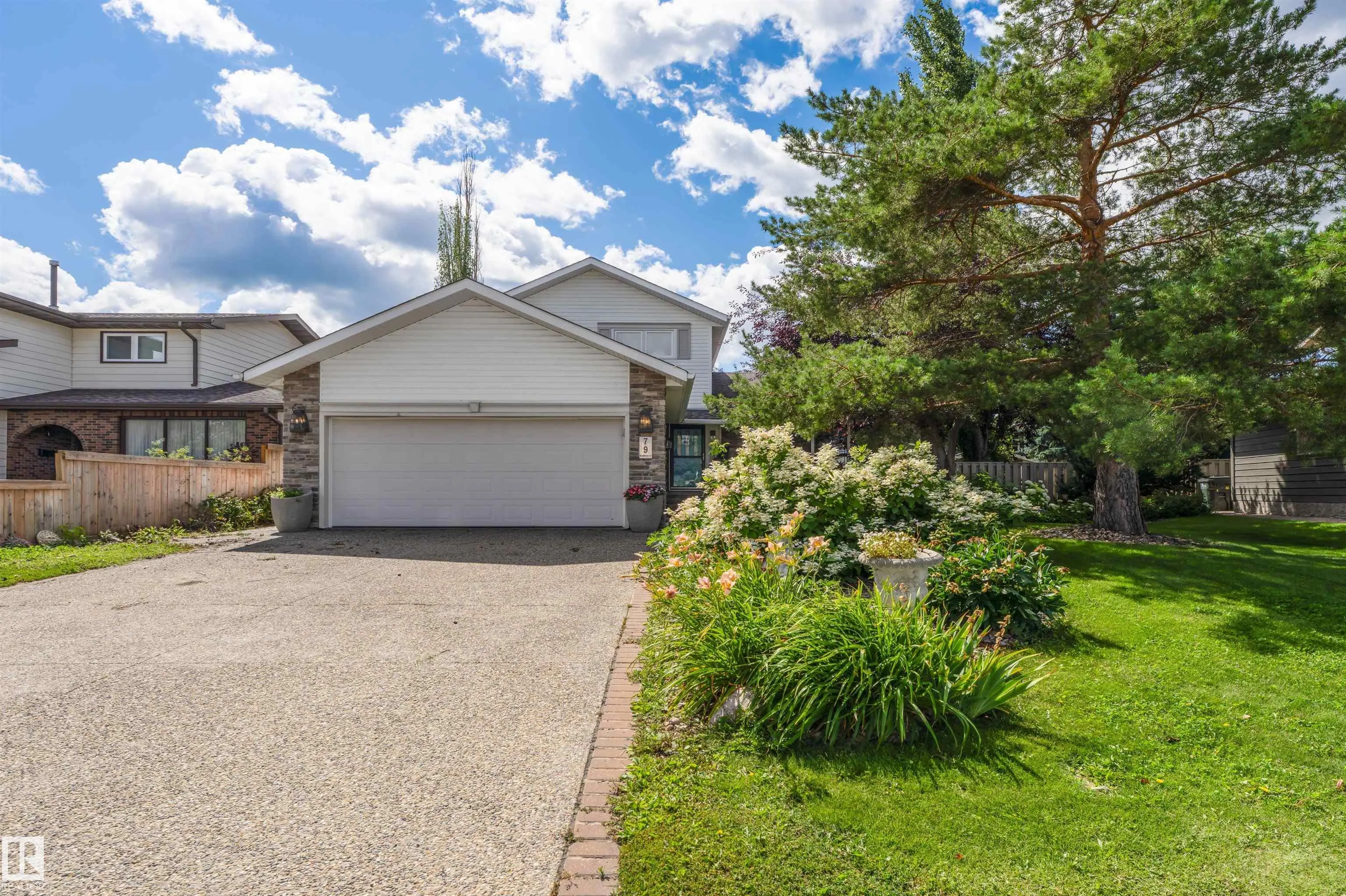 79 WOODSTOCK Drive