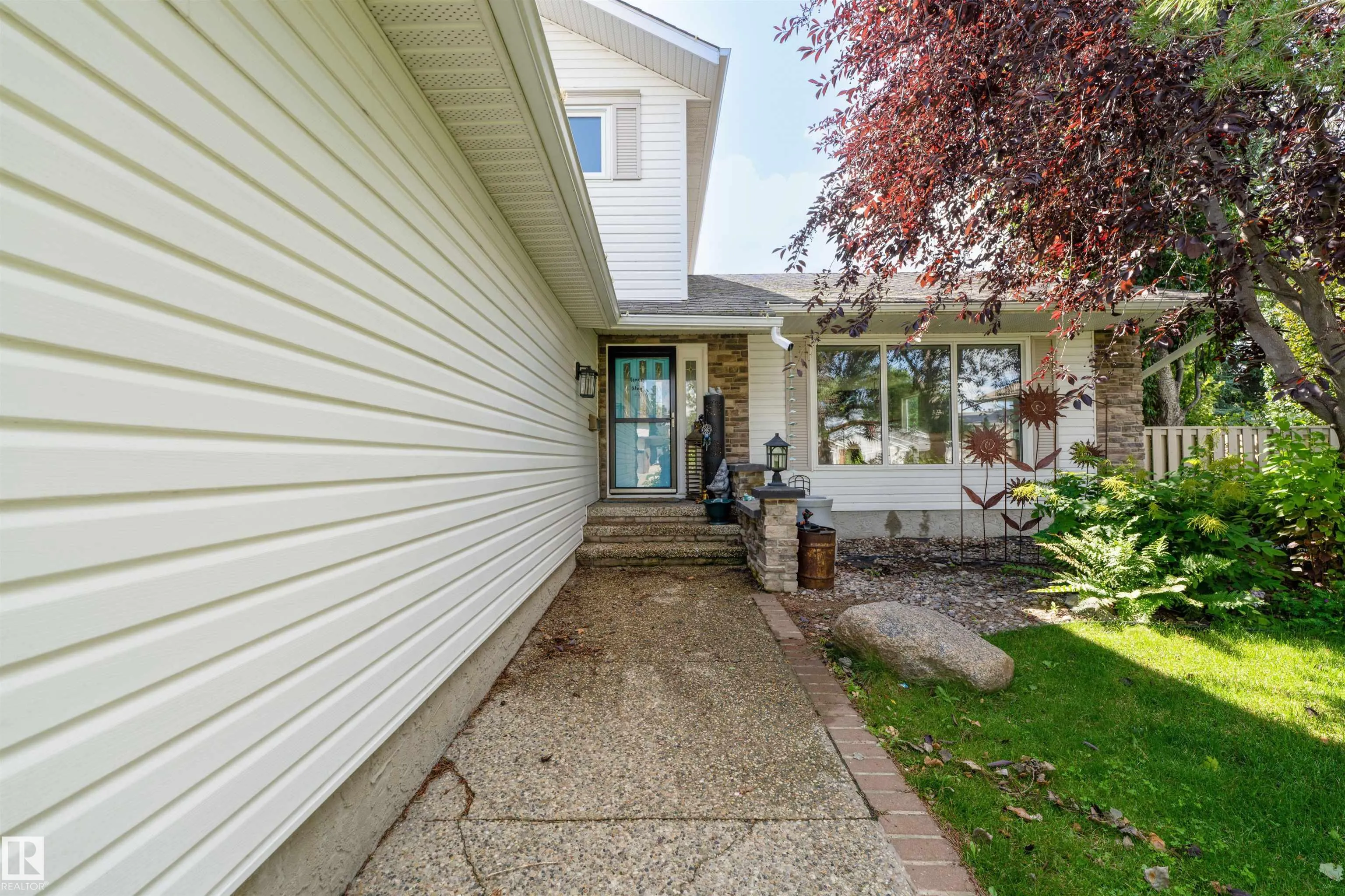79 WOODSTOCK Drive
