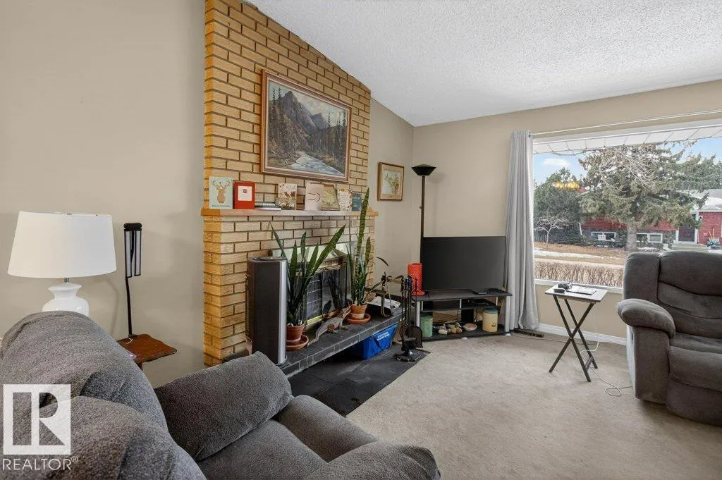 73 STARLING Drive