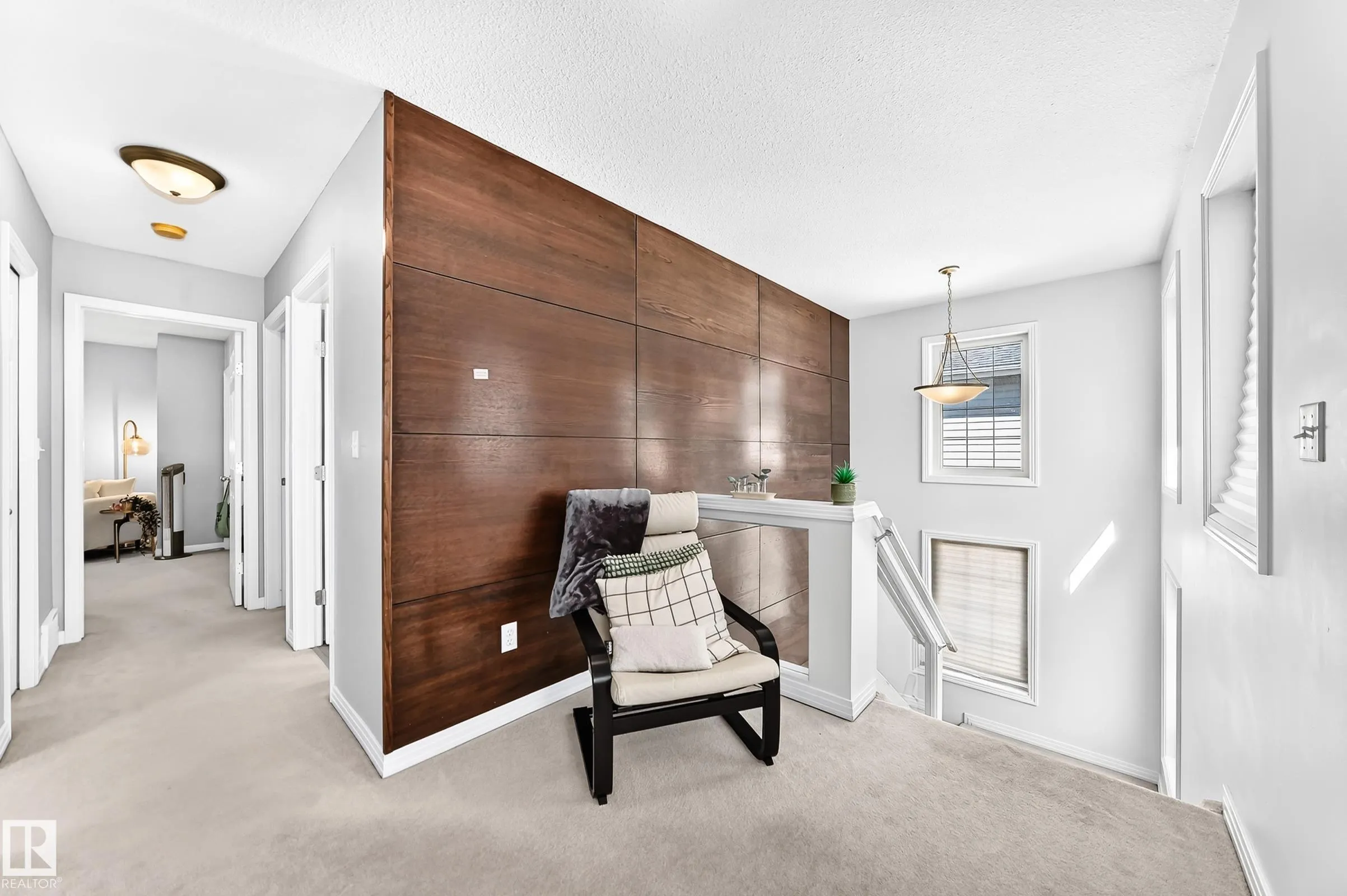 9 ESCADA Close