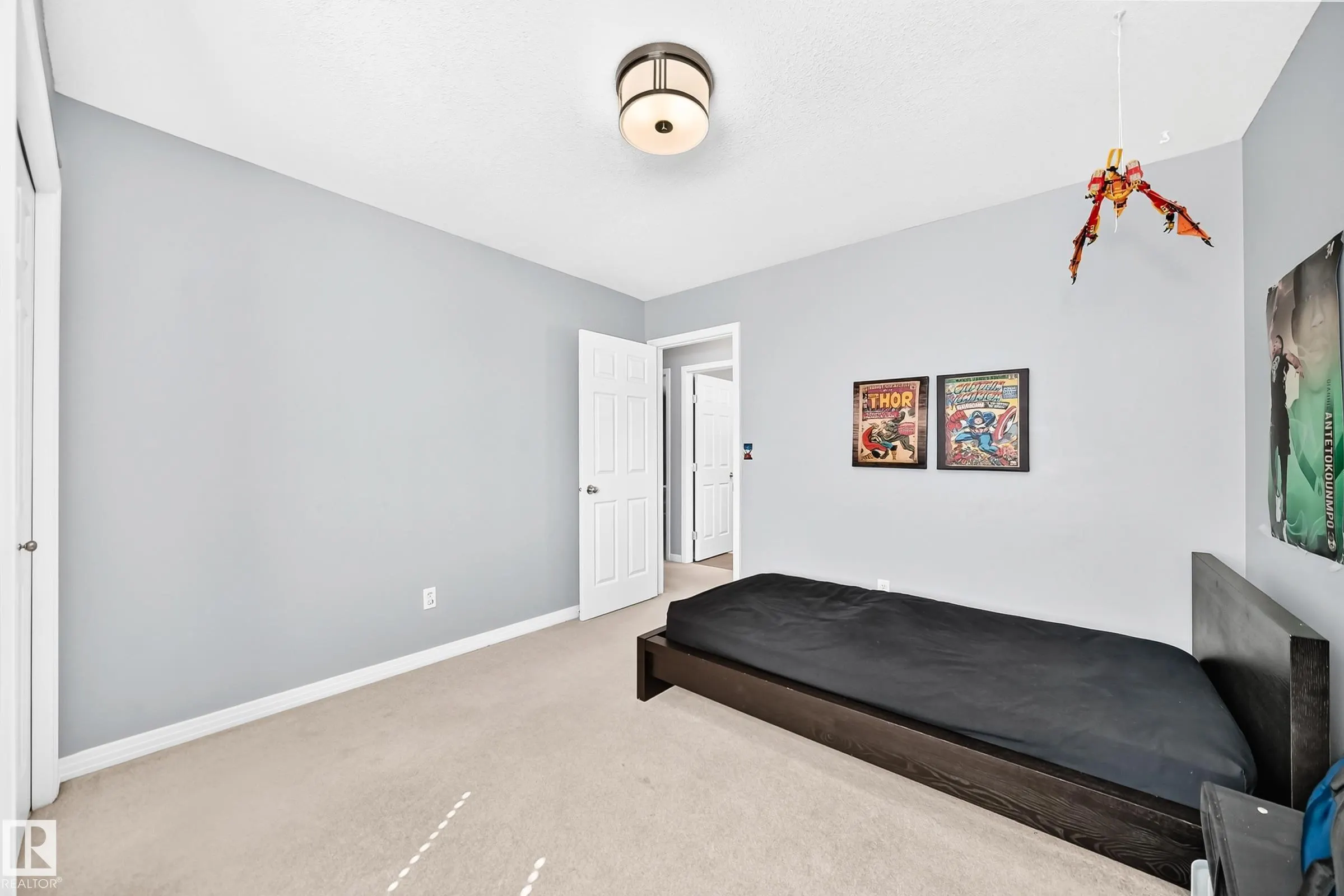 9 ESCADA Close