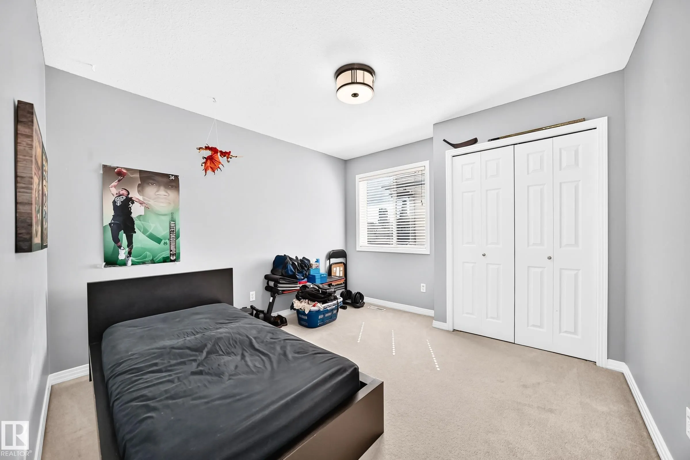 9 ESCADA Close