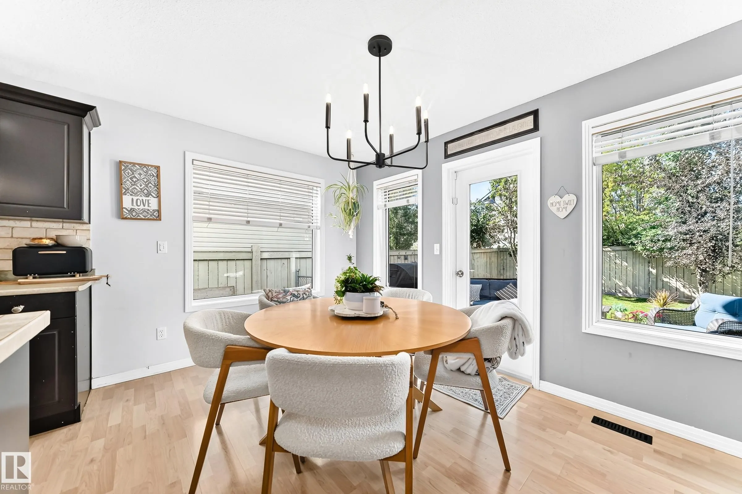 9 ESCADA Close