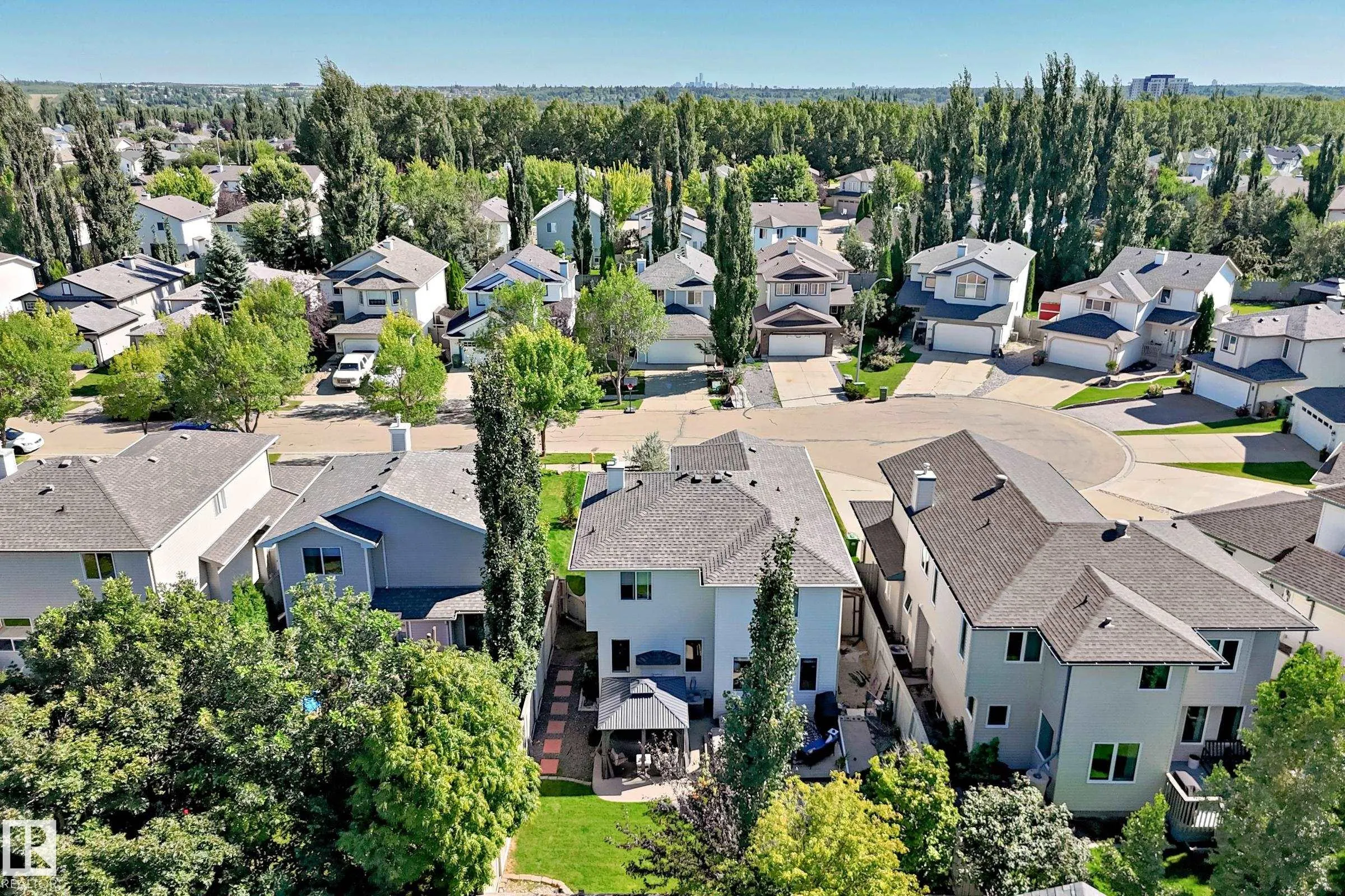 9 ESCADA Close