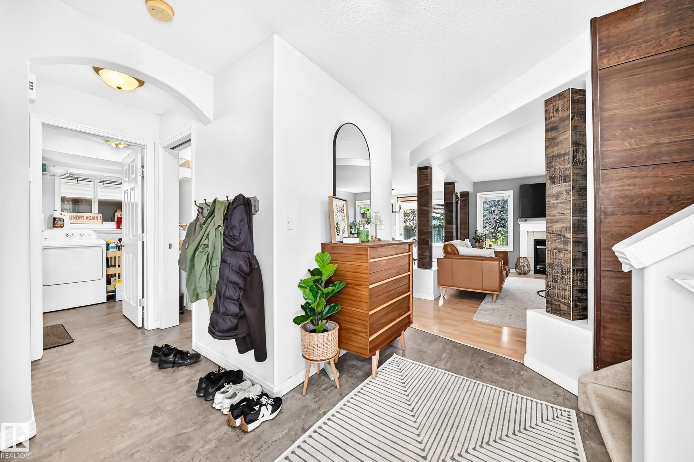 9 ESCADA Close