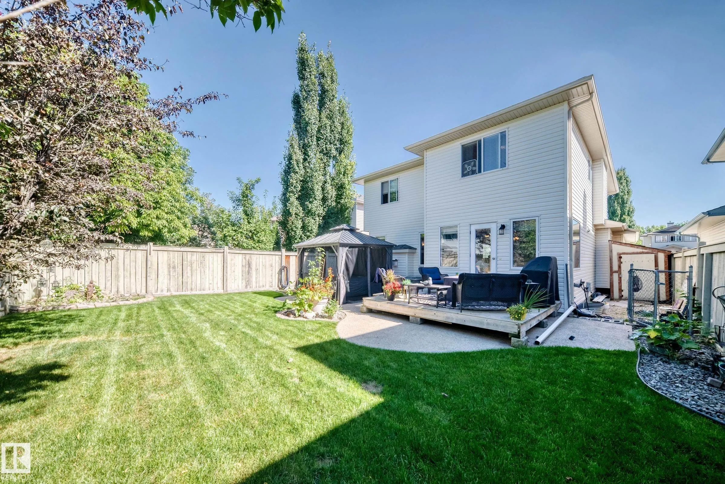 9 ESCADA Close