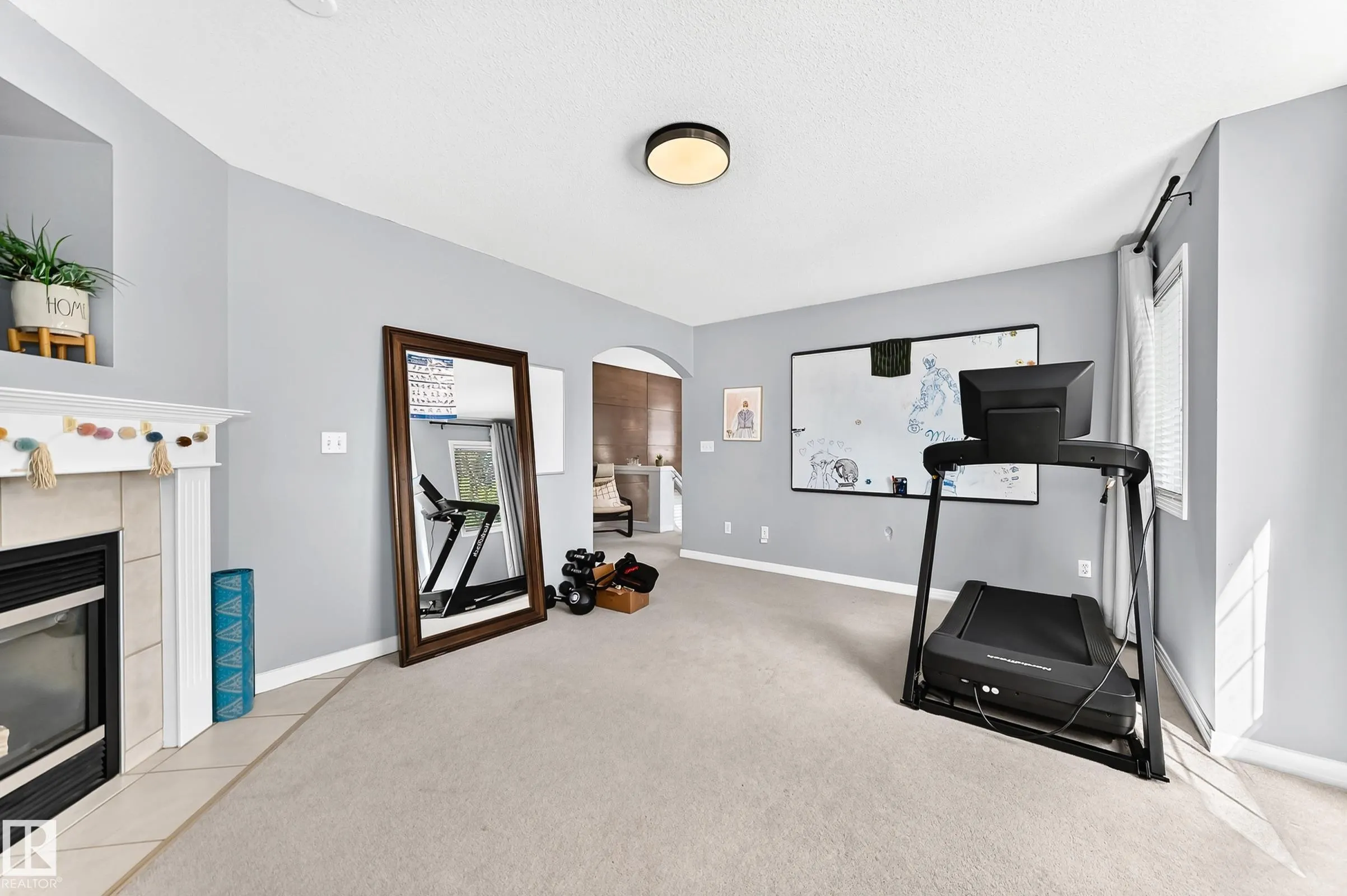 9 ESCADA Close