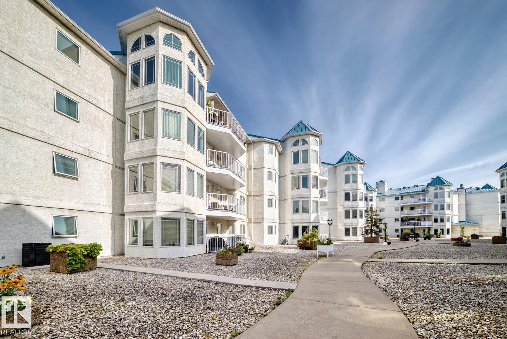 2520 52 Street
