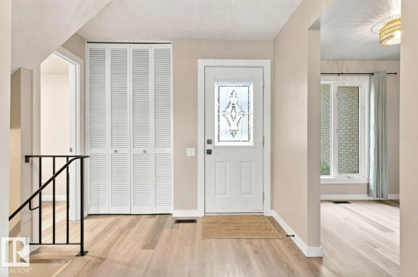 52 GRANDIN Village