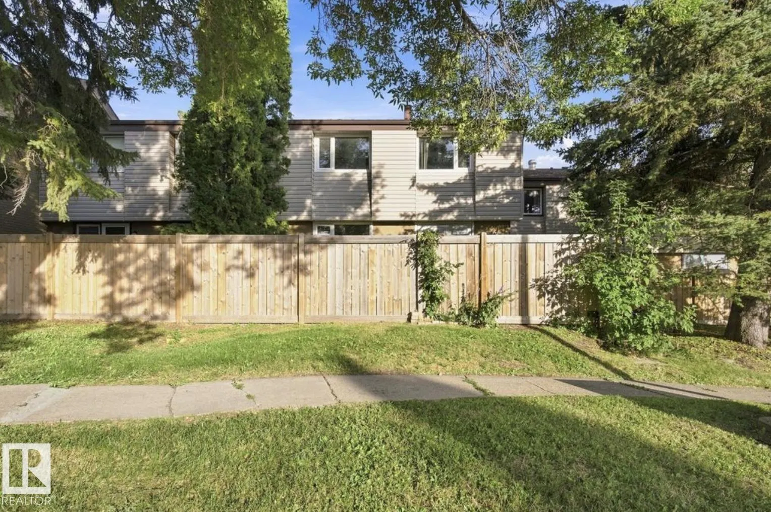 52 GRANDIN Village