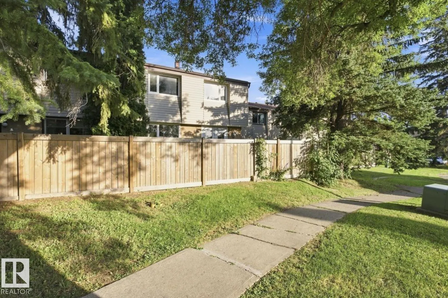 52 GRANDIN Village