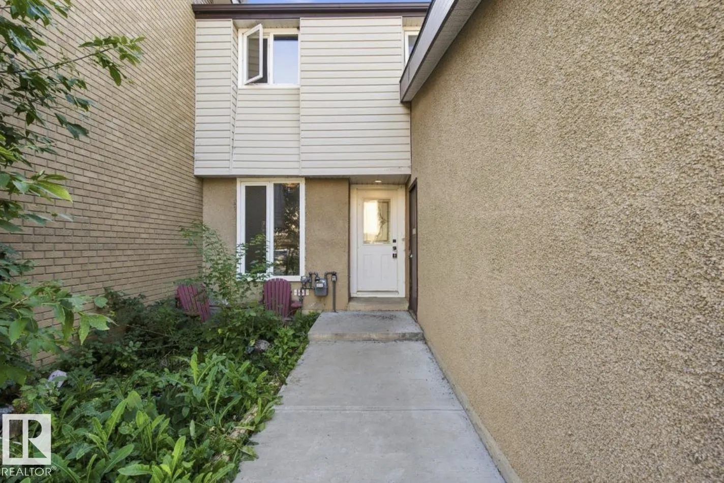 52 GRANDIN Village
