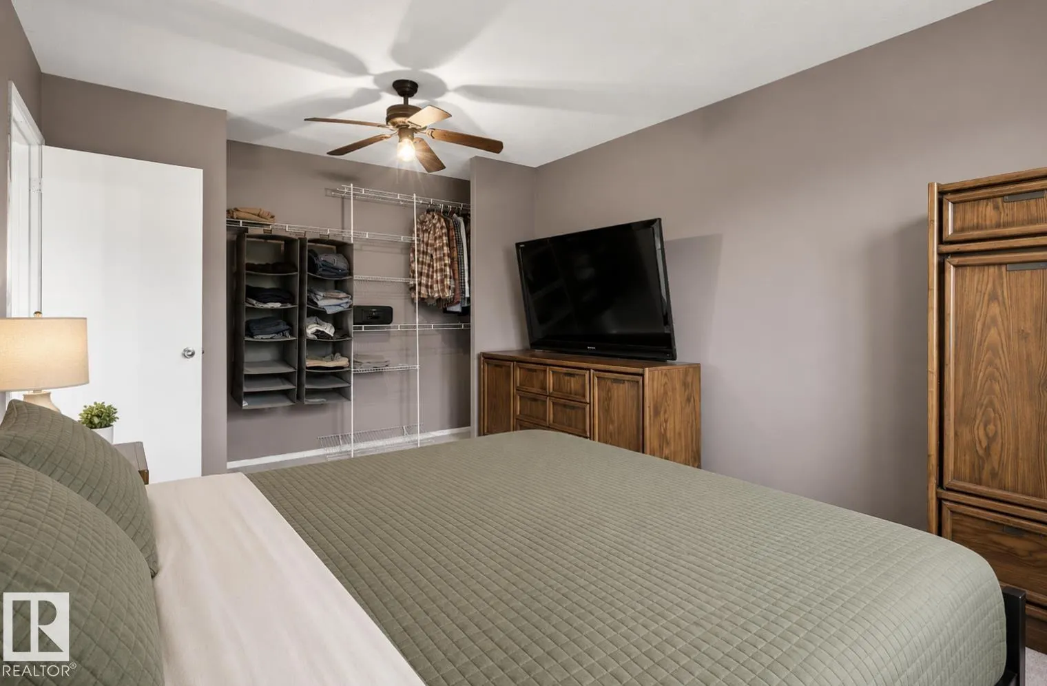 52 GRANDIN Village