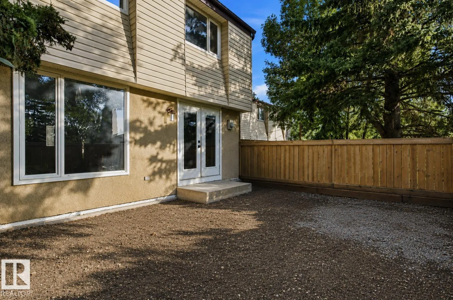 52 GRANDIN Village