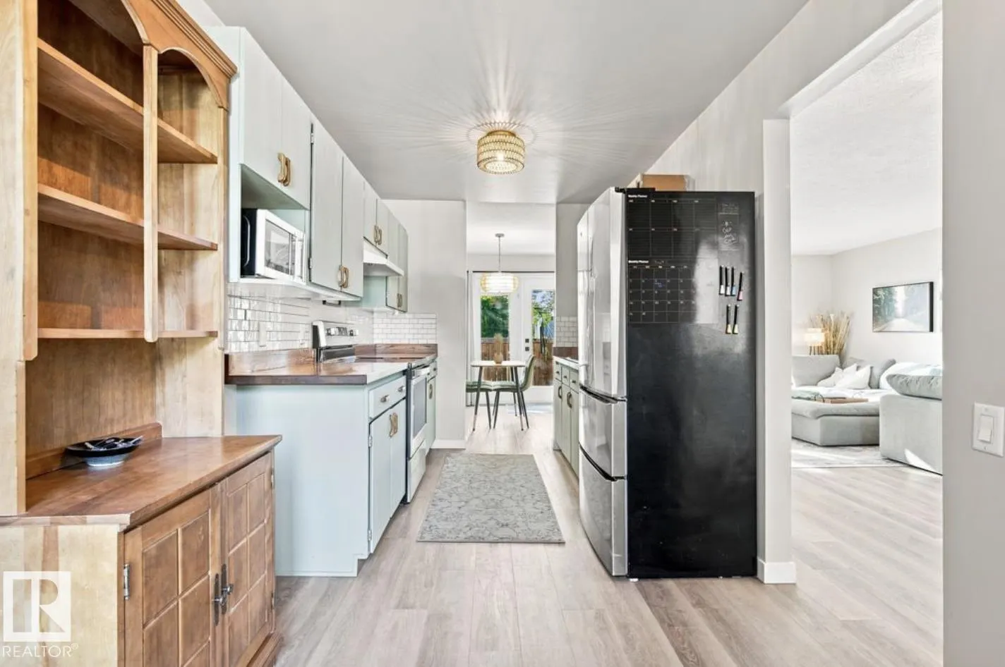 52 GRANDIN Village