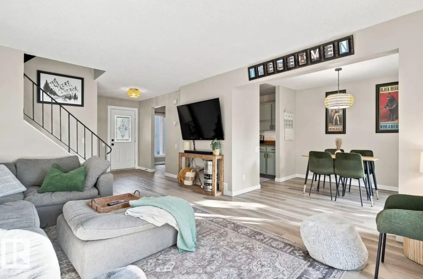 52 GRANDIN Village
