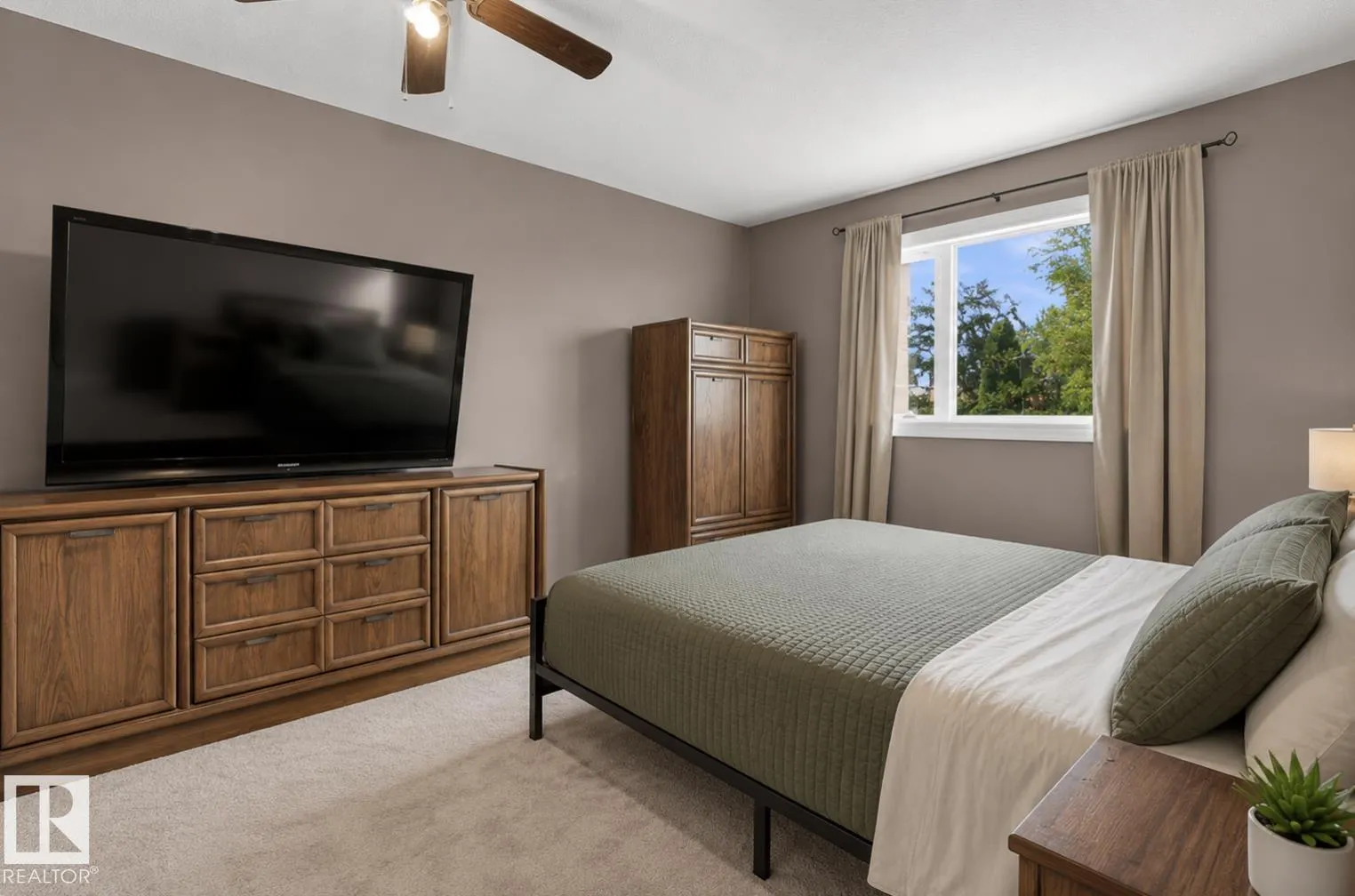 52 GRANDIN Village