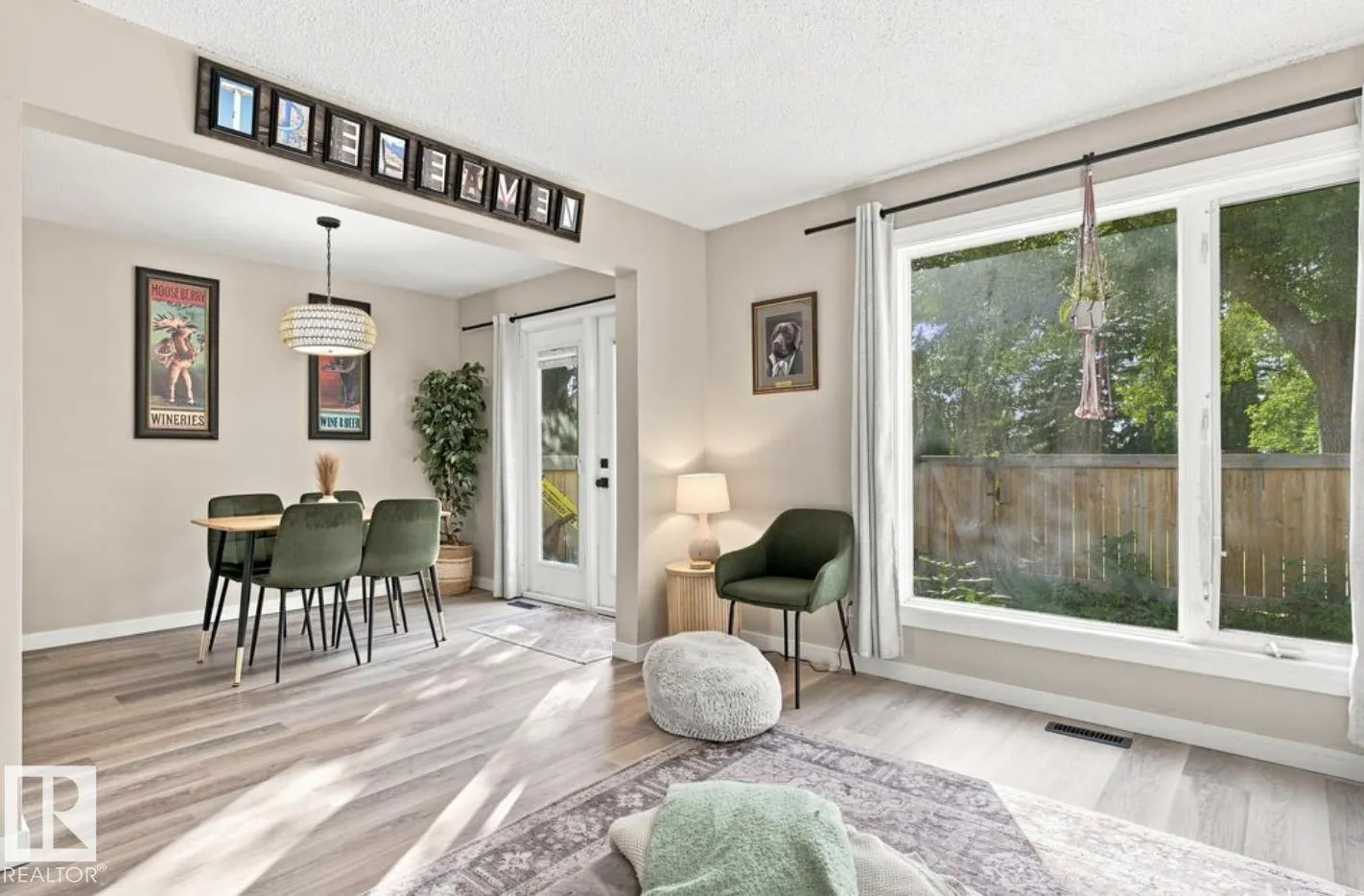52 GRANDIN Village
