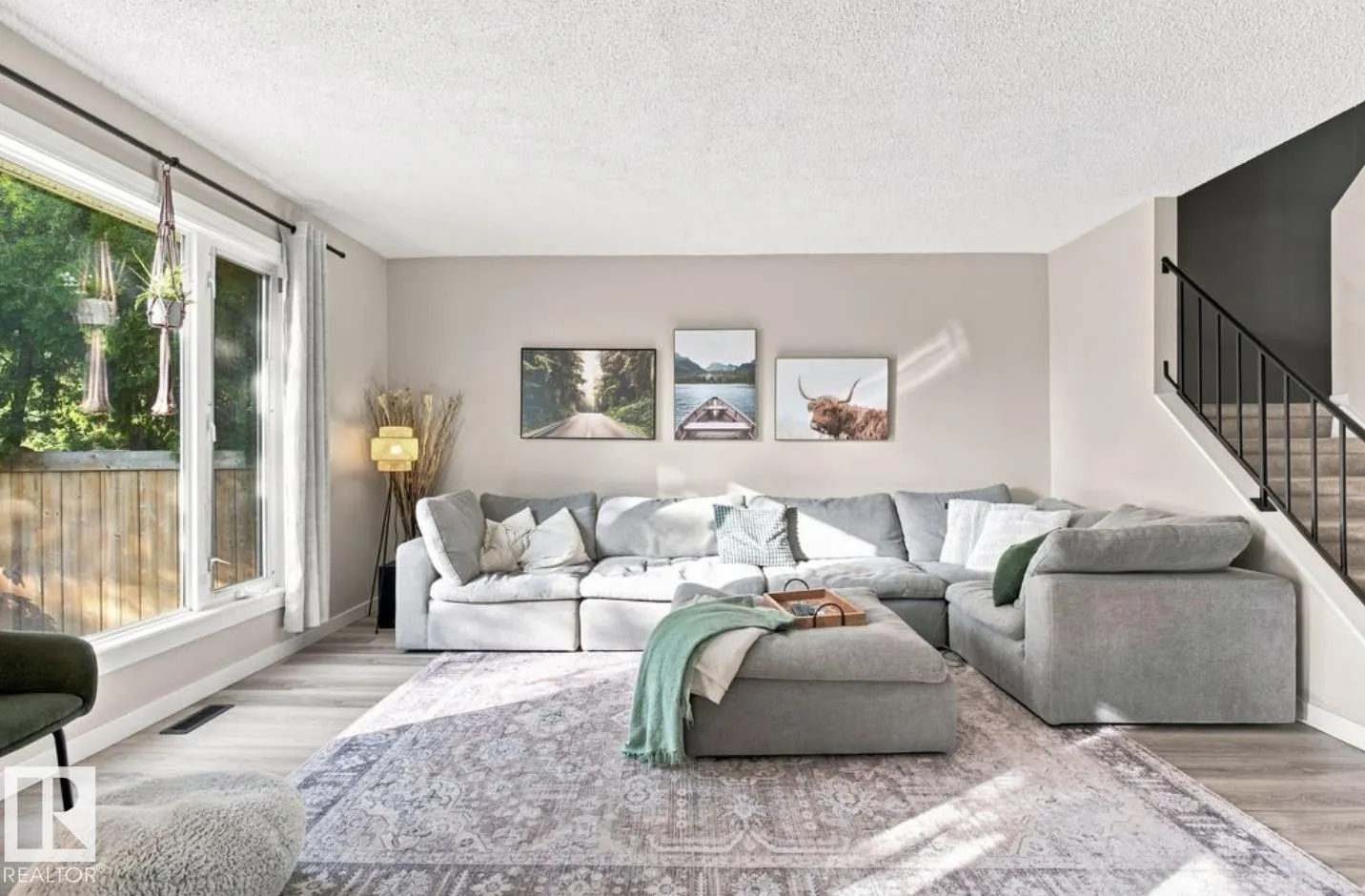 52 GRANDIN Village