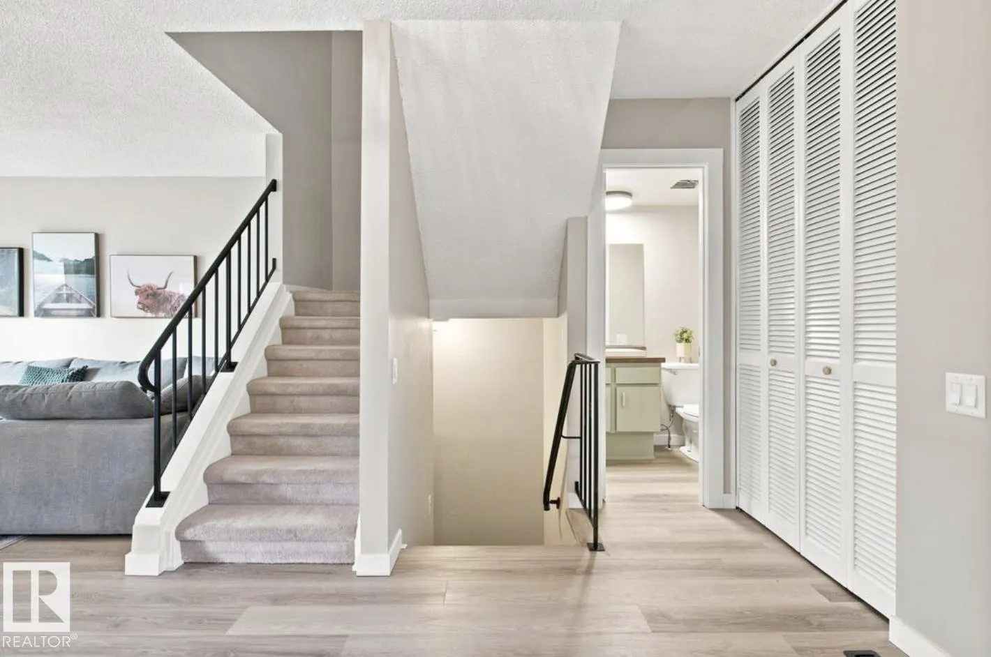 52 GRANDIN Village