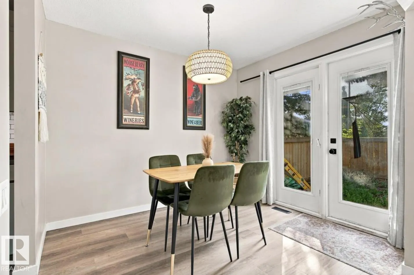 52 GRANDIN Village