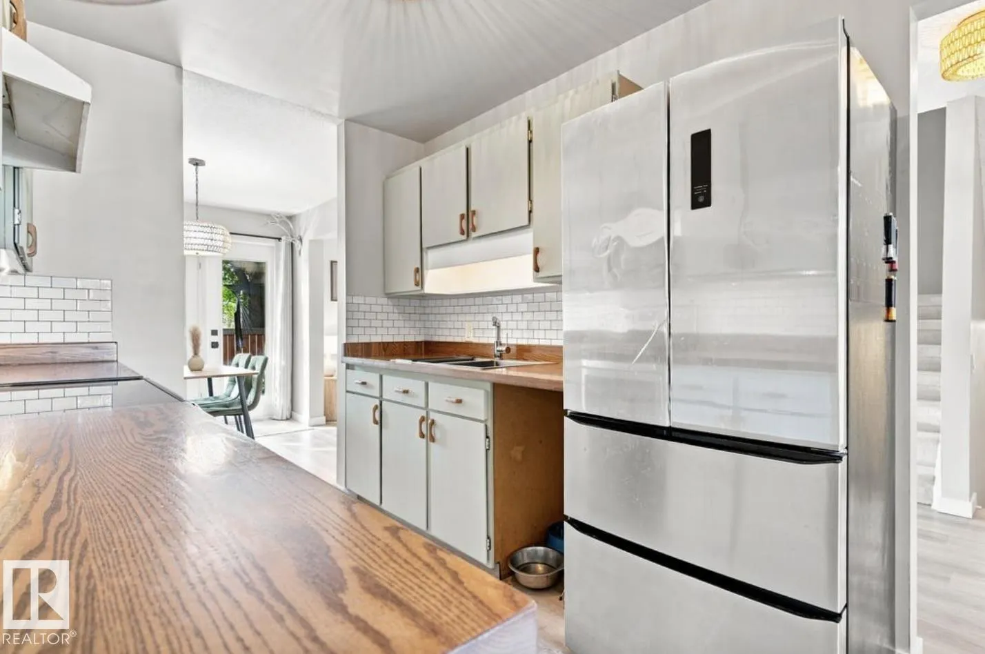 52 GRANDIN Village