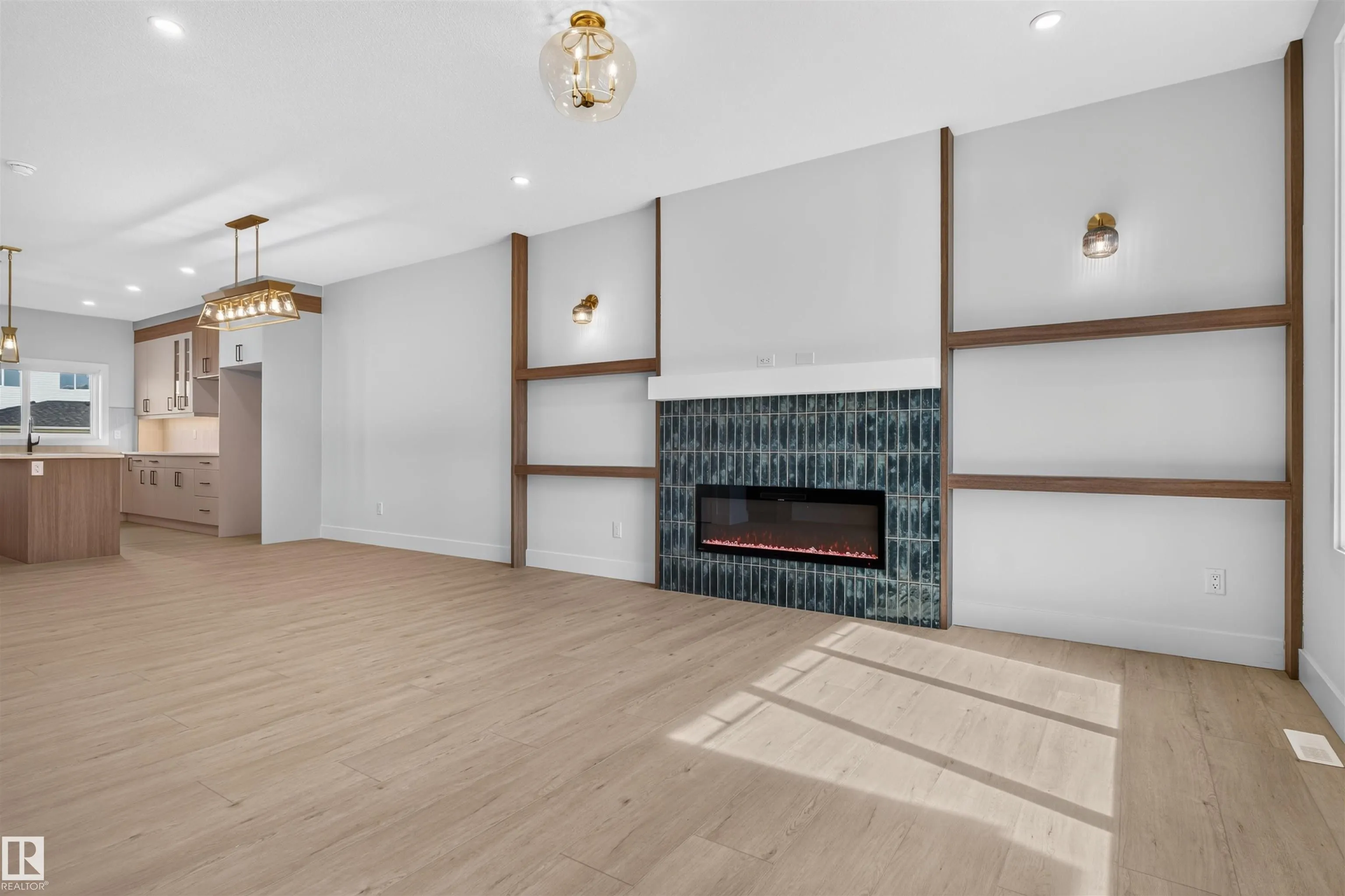 55 ROSA Crescent