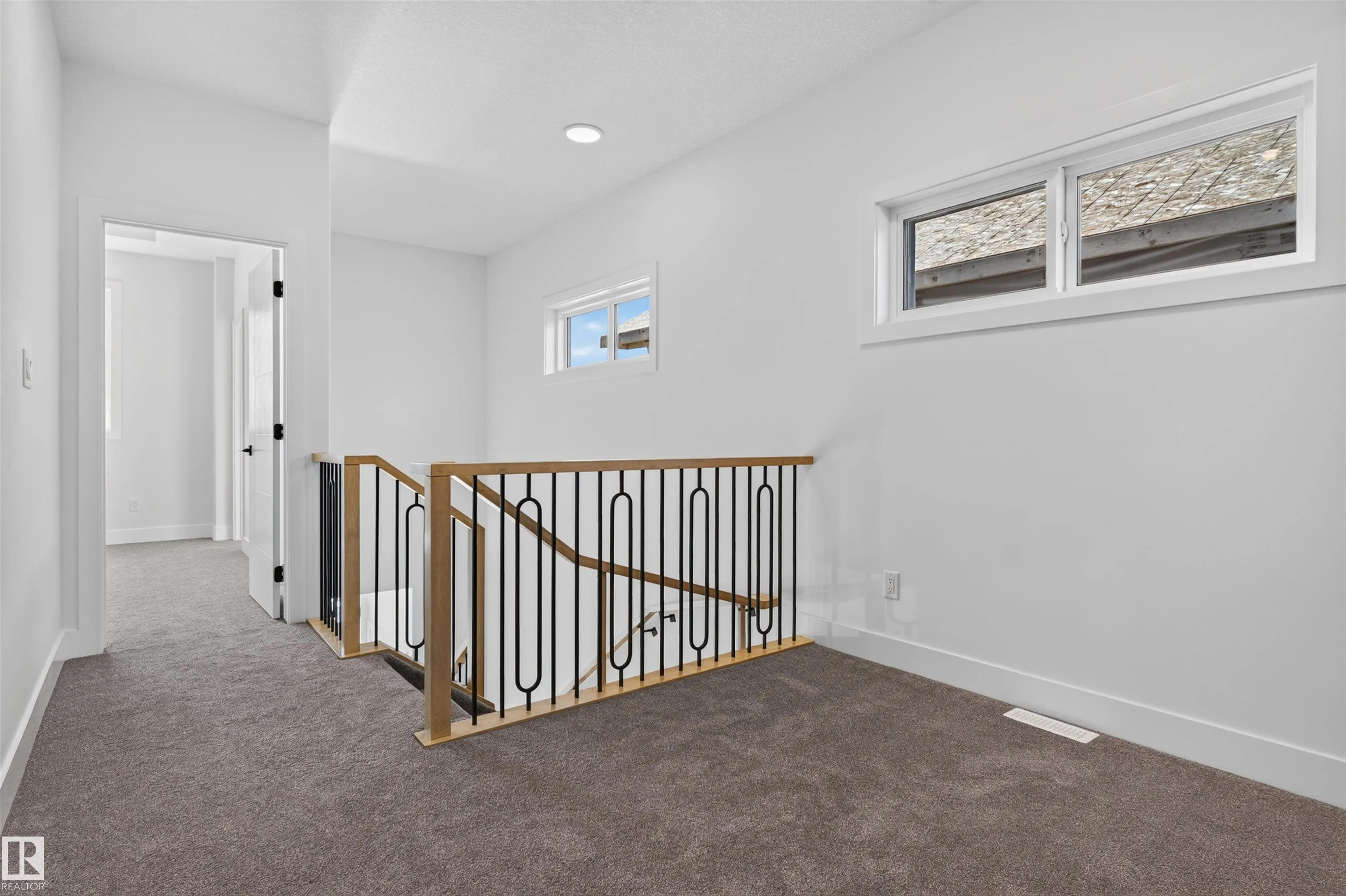 55 ROSA Crescent