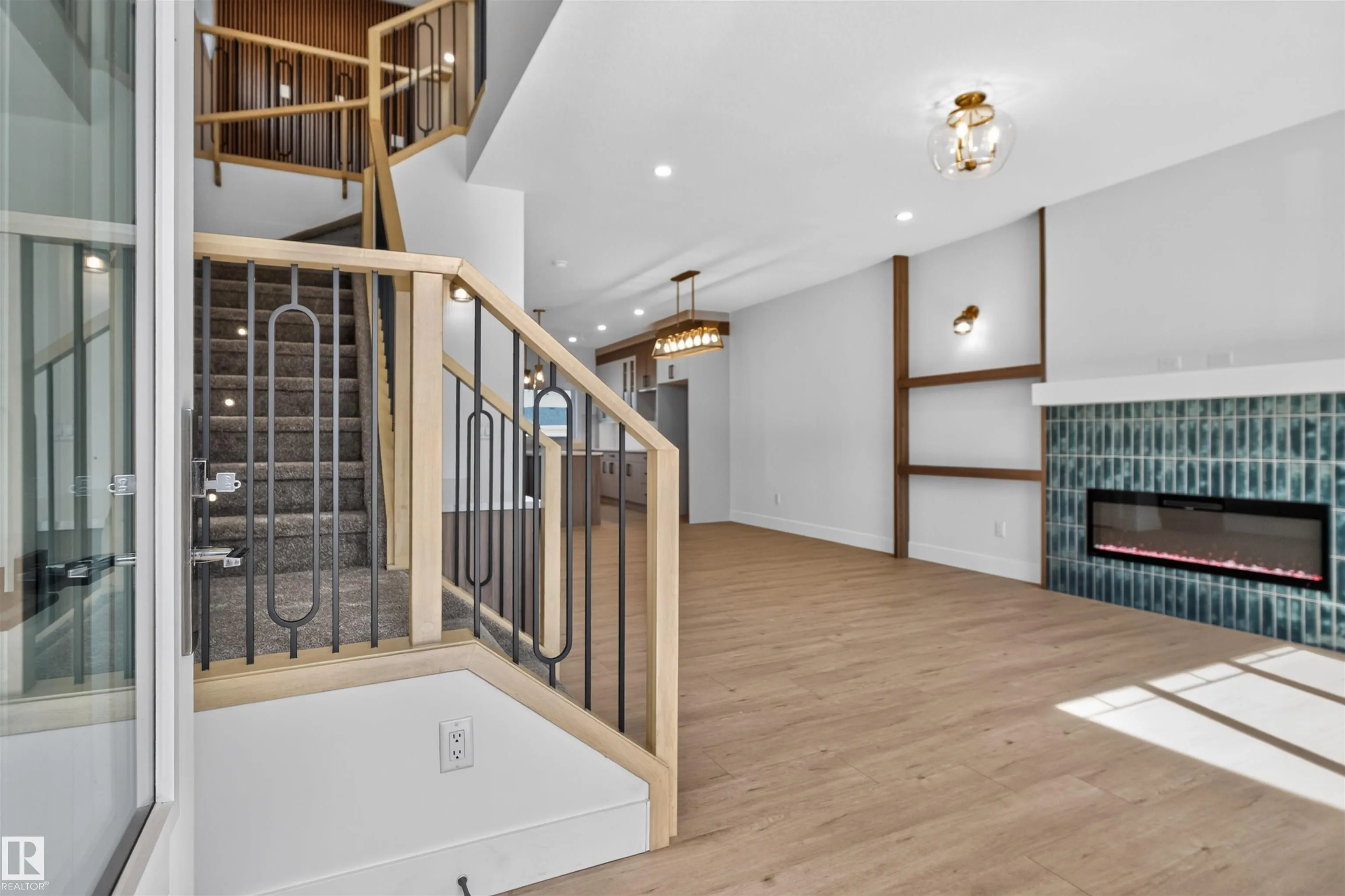 55 ROSA Crescent
