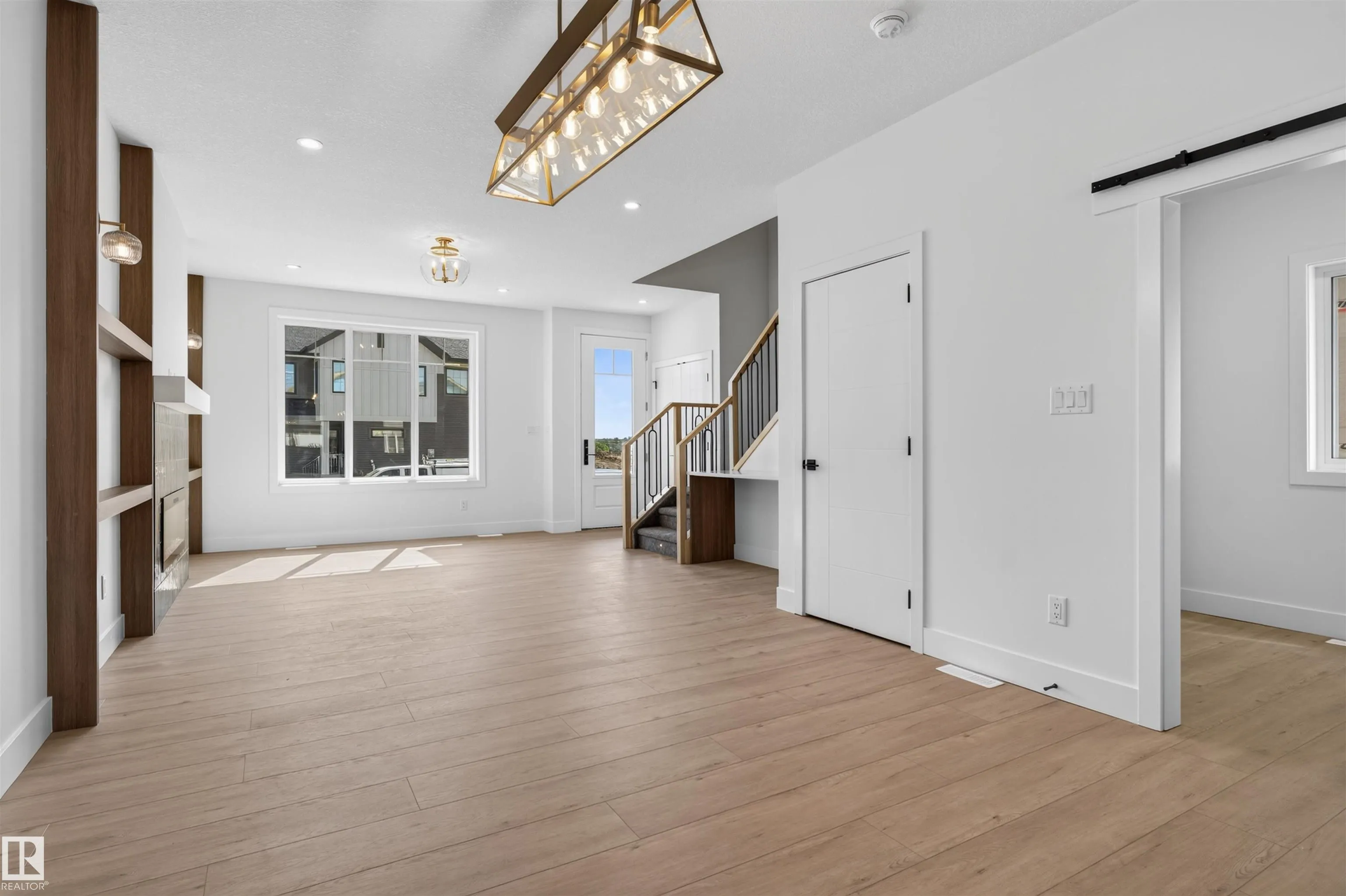 55 ROSA Crescent