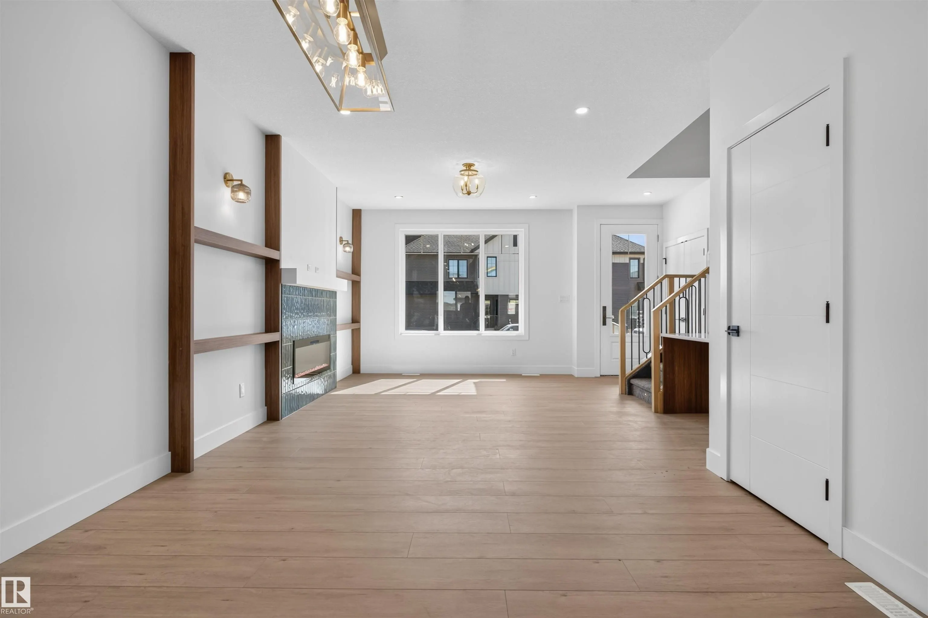55 ROSA Crescent