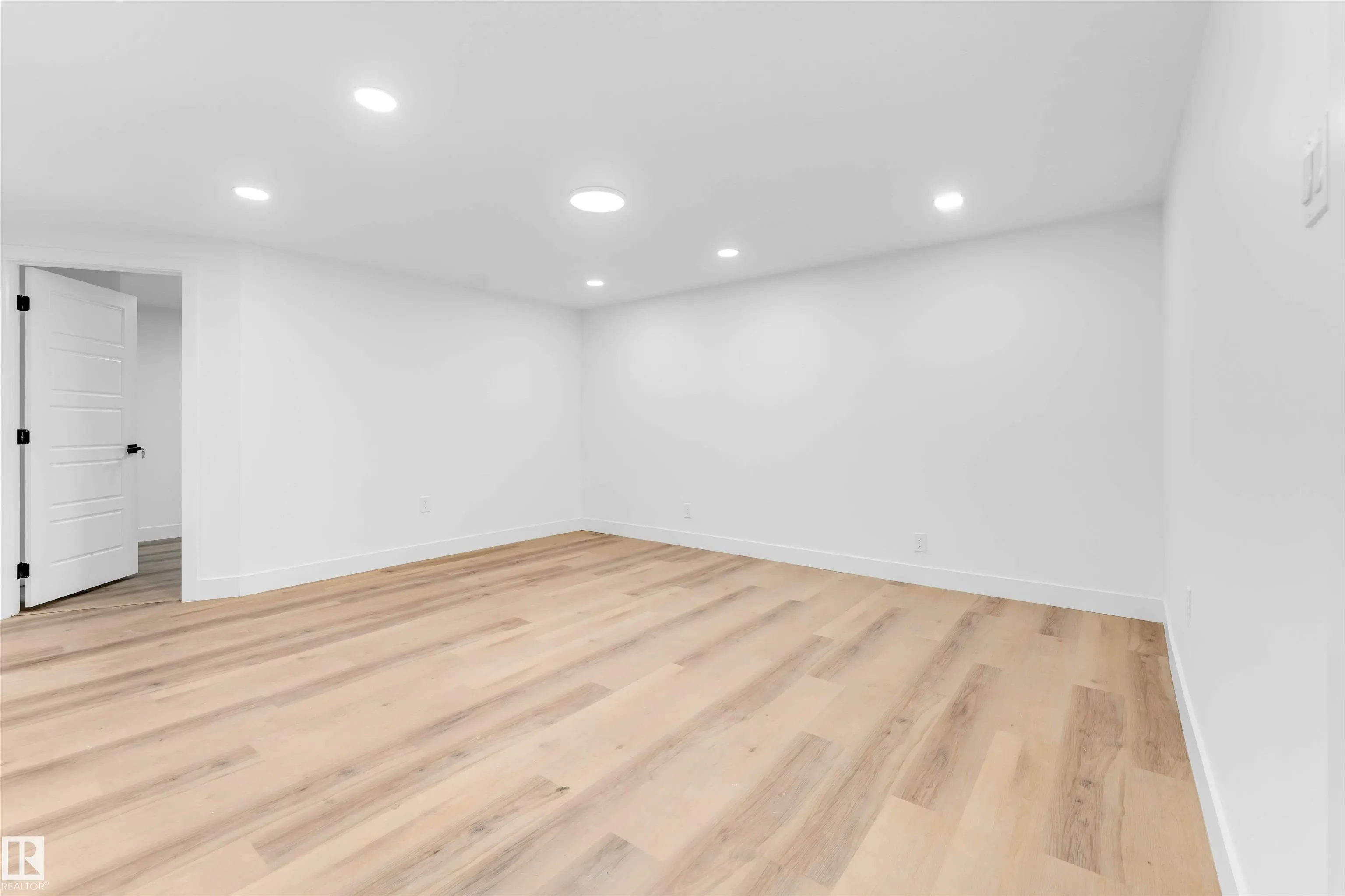 7303 130 Ave