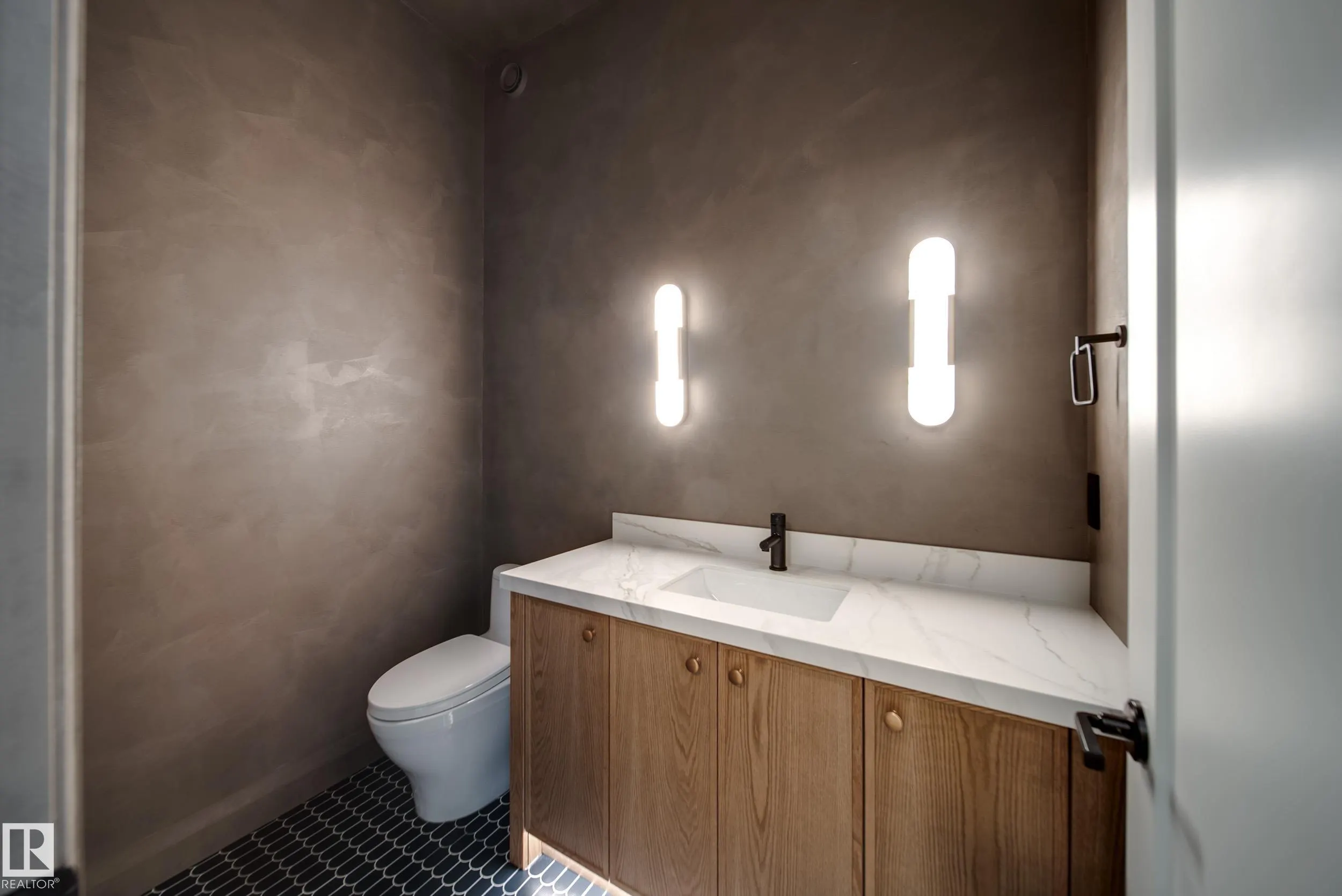 5605 CAUTLEY Cove