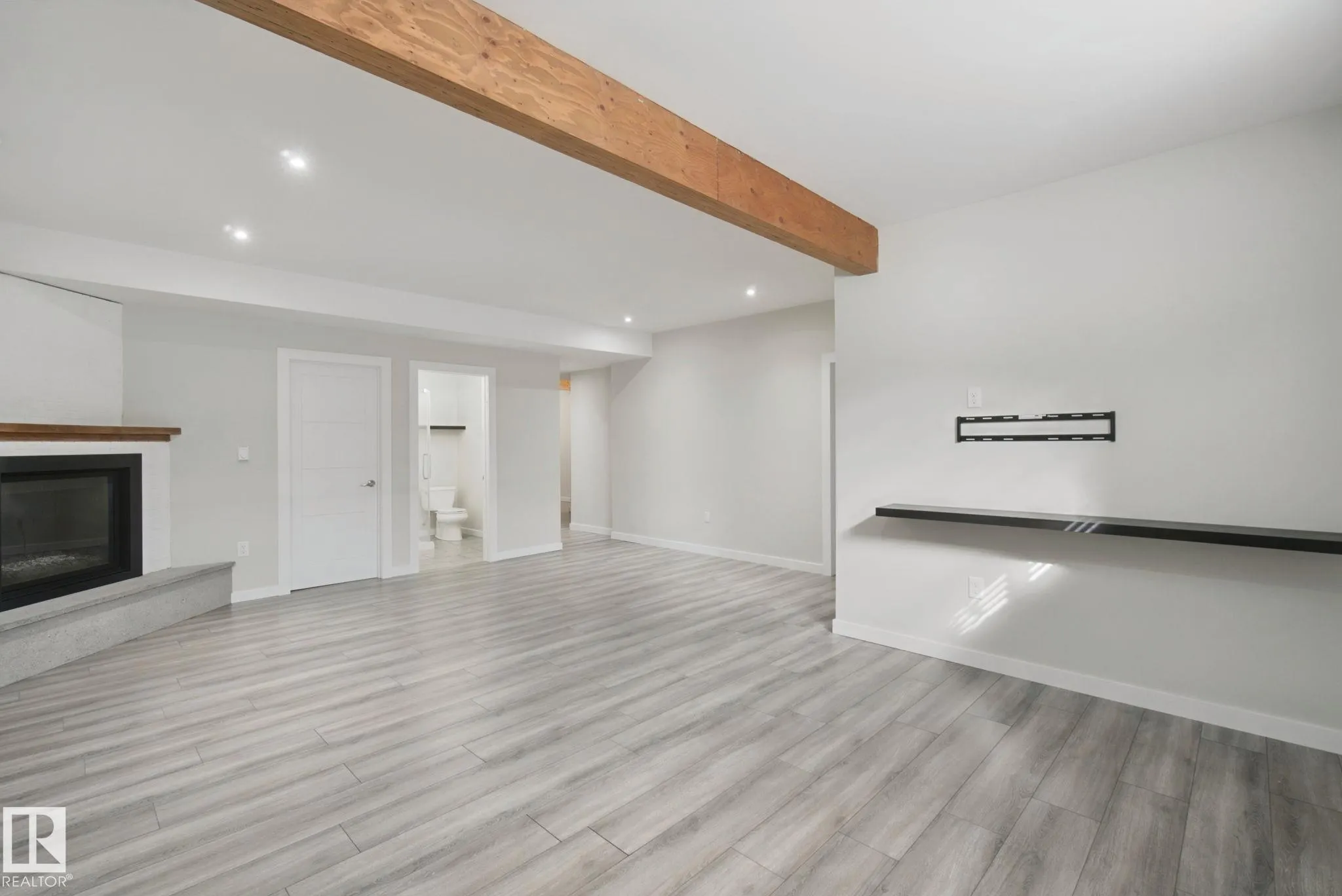 51 VIVIAN Way