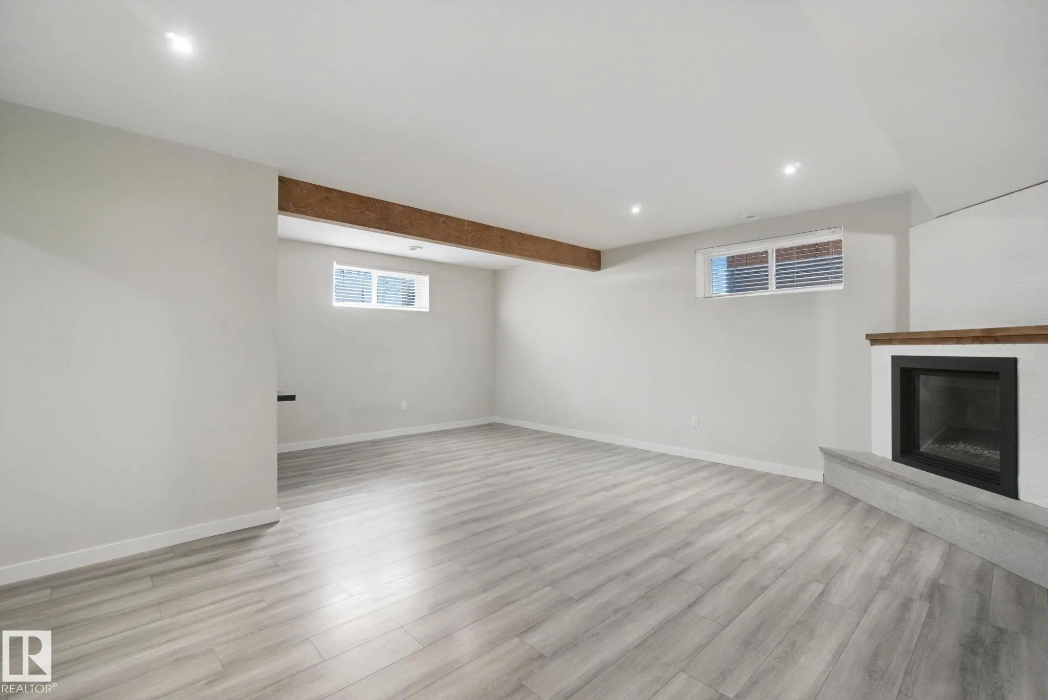 51 VIVIAN Way
