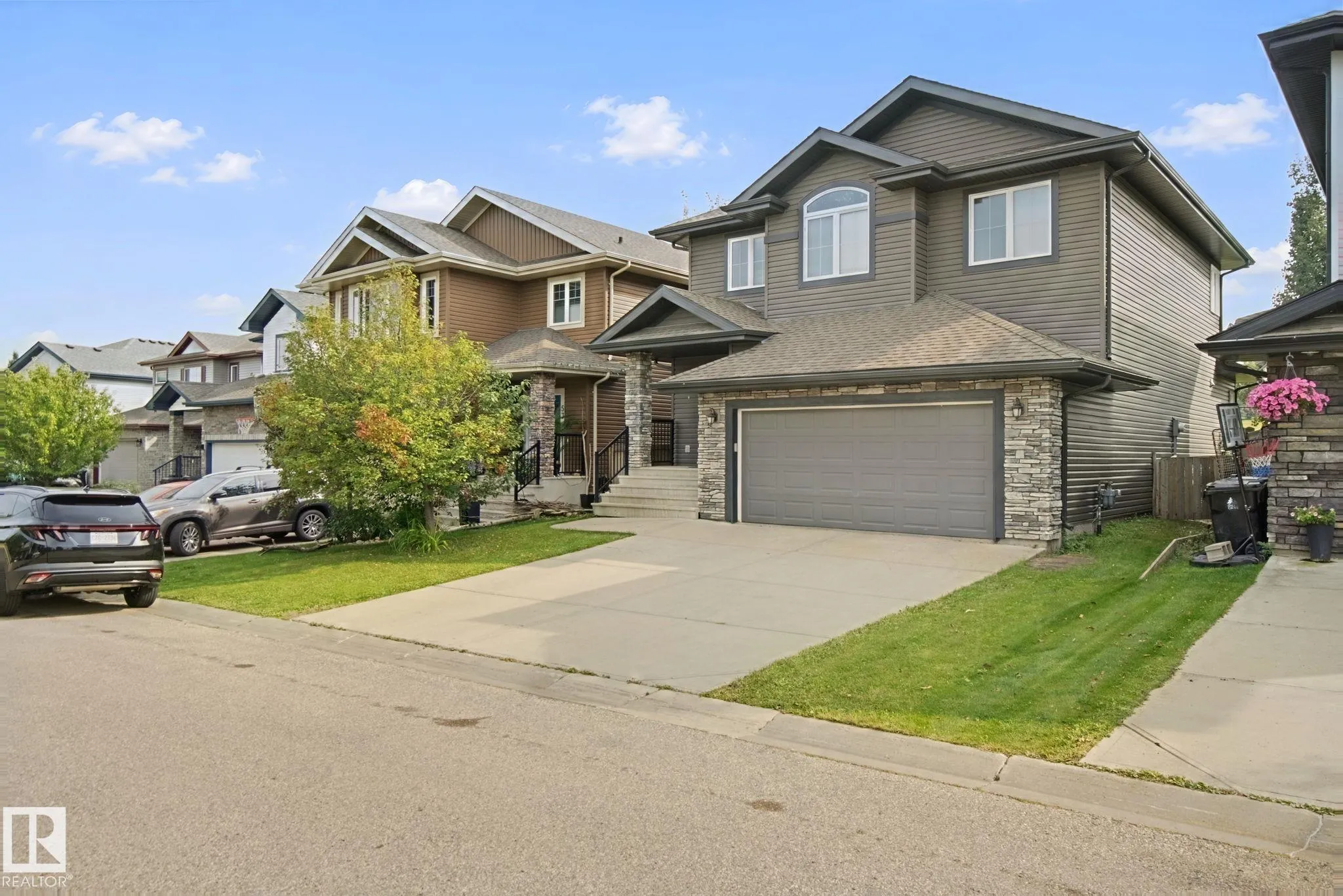 51 VIVIAN Way
