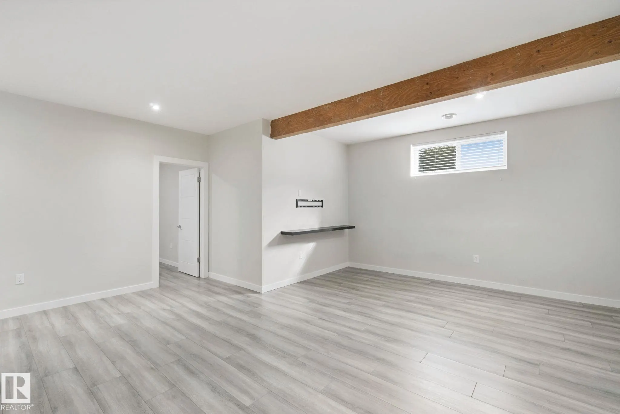 51 VIVIAN Way