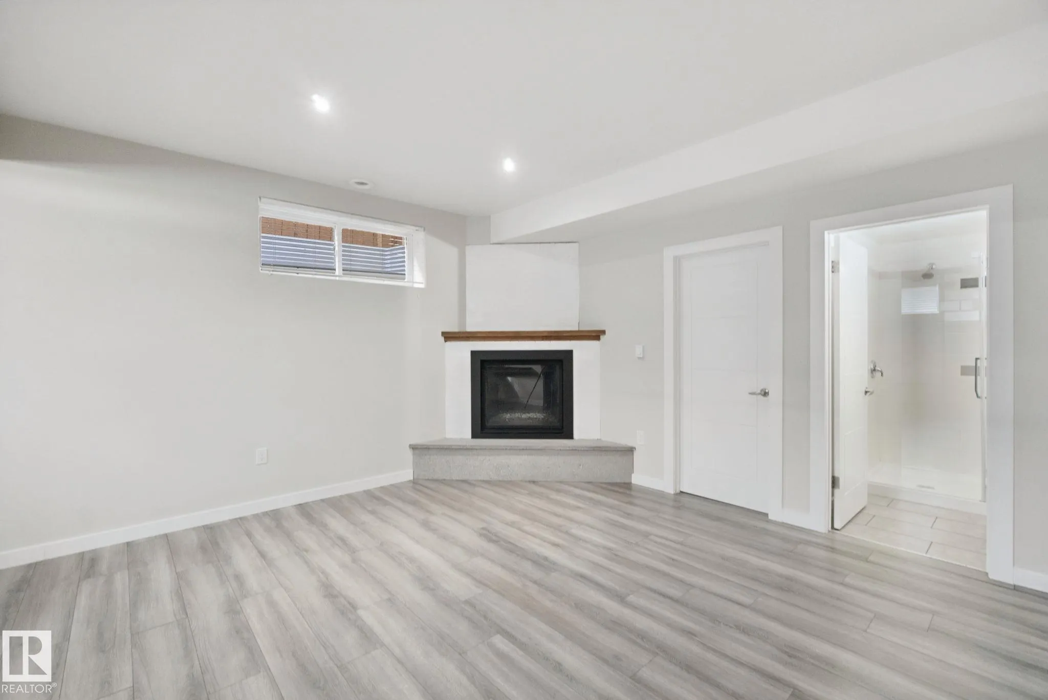 51 VIVIAN Way