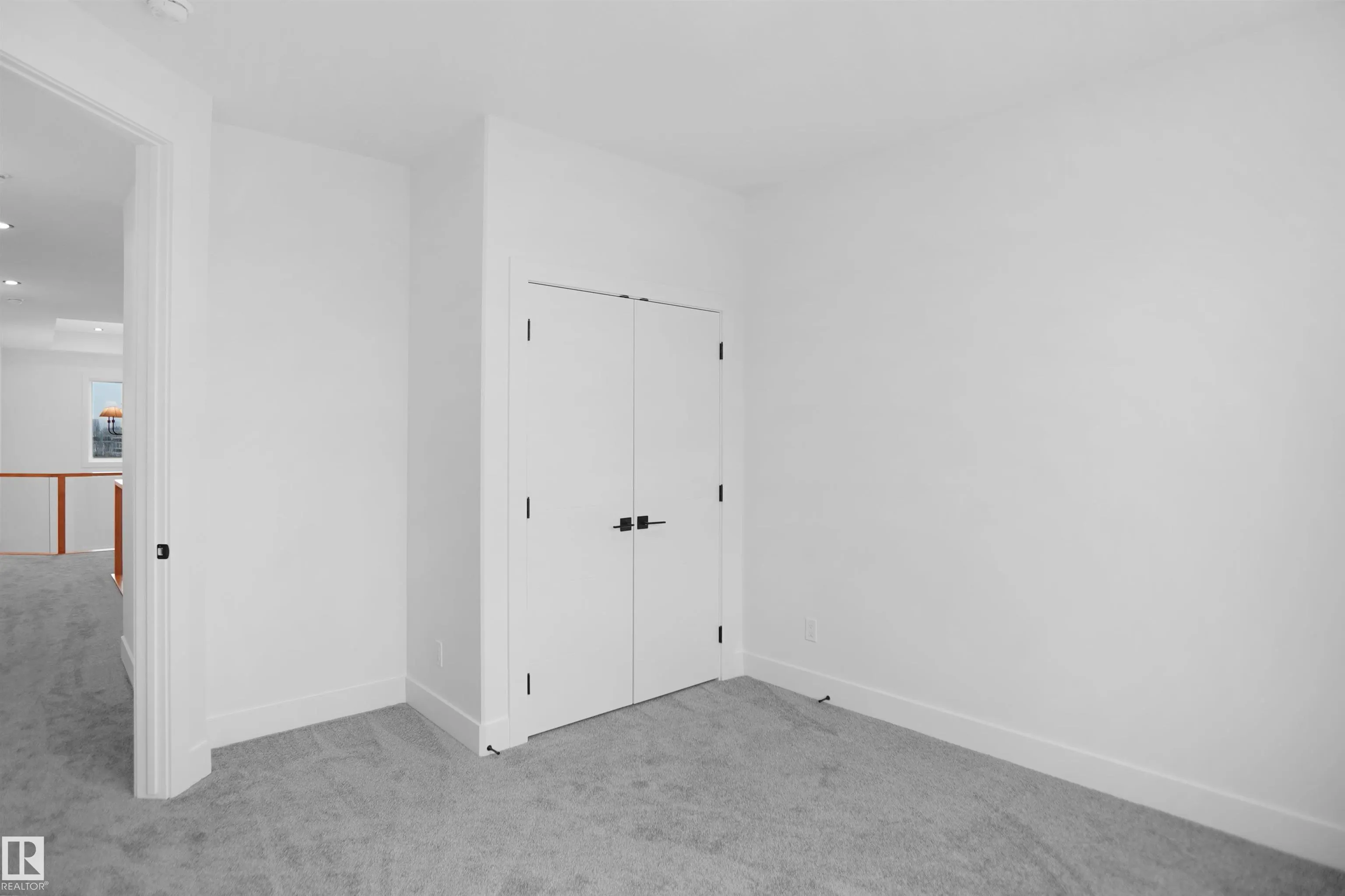 142 EDGEWATER Circle