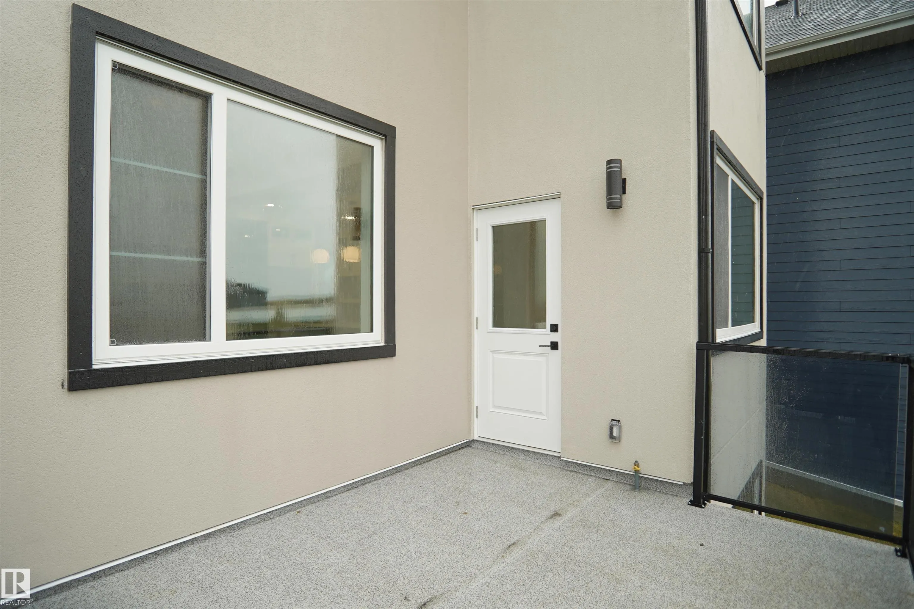142 EDGEWATER Circle