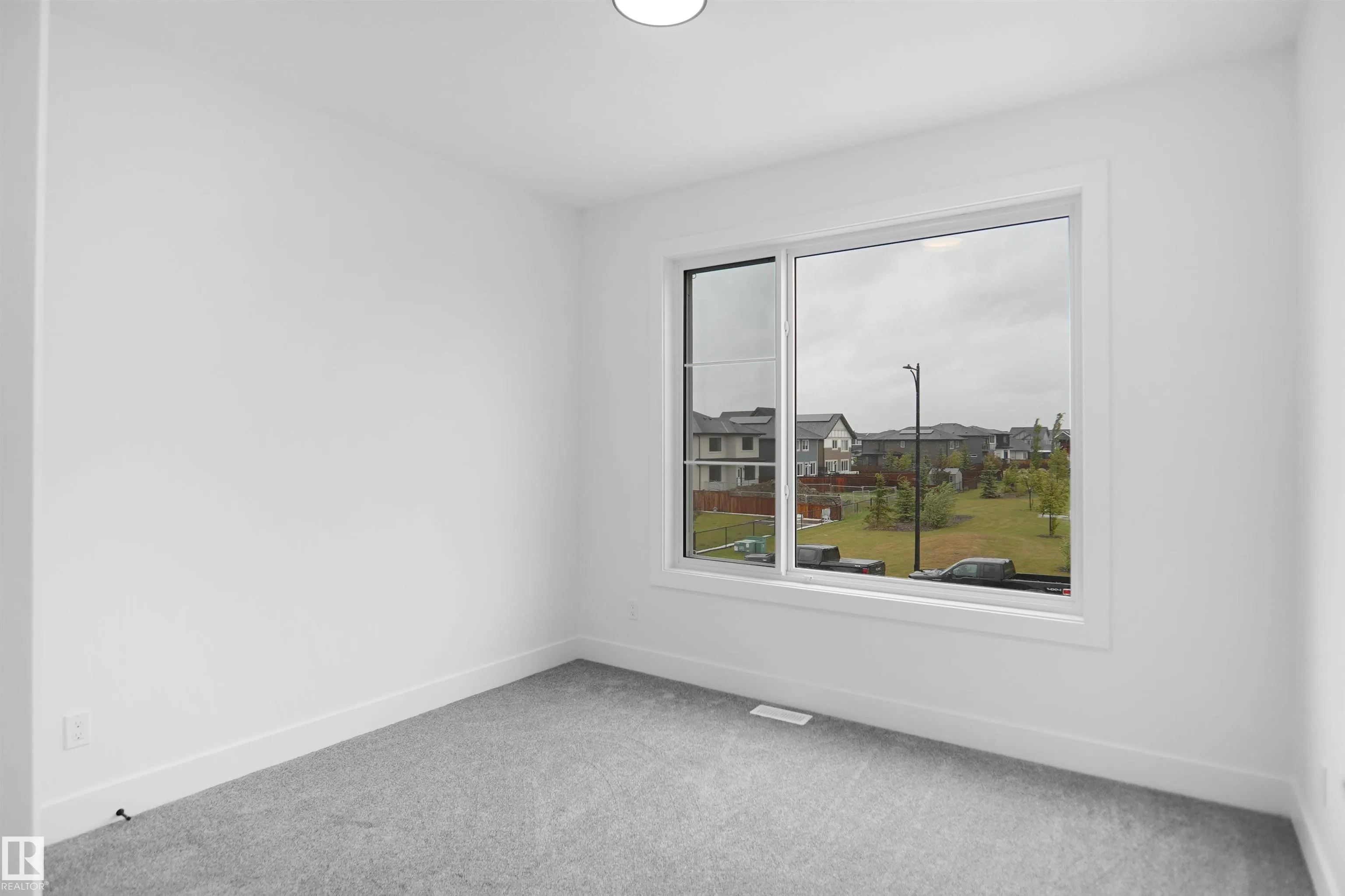 142 EDGEWATER Circle