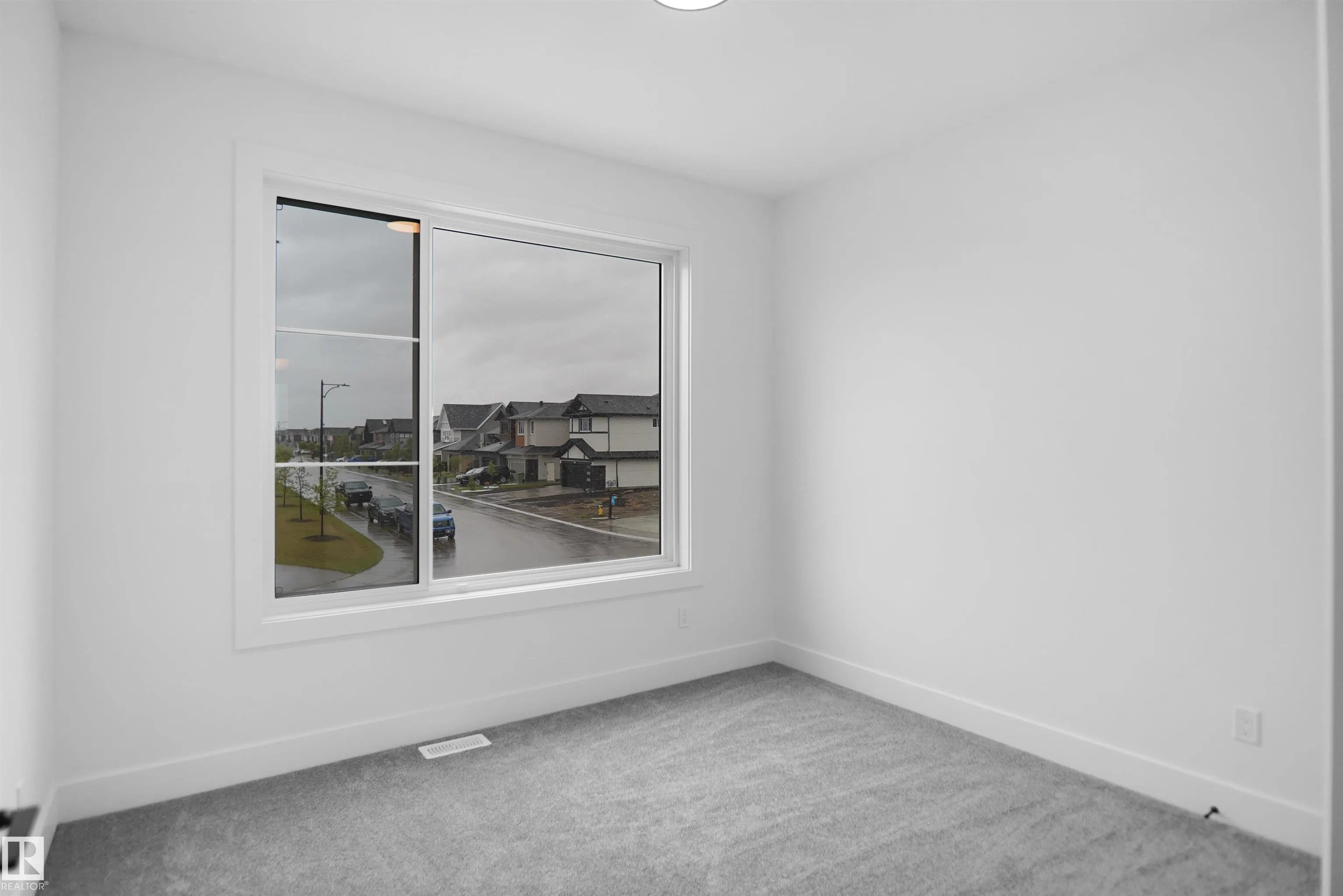 142 EDGEWATER Circle