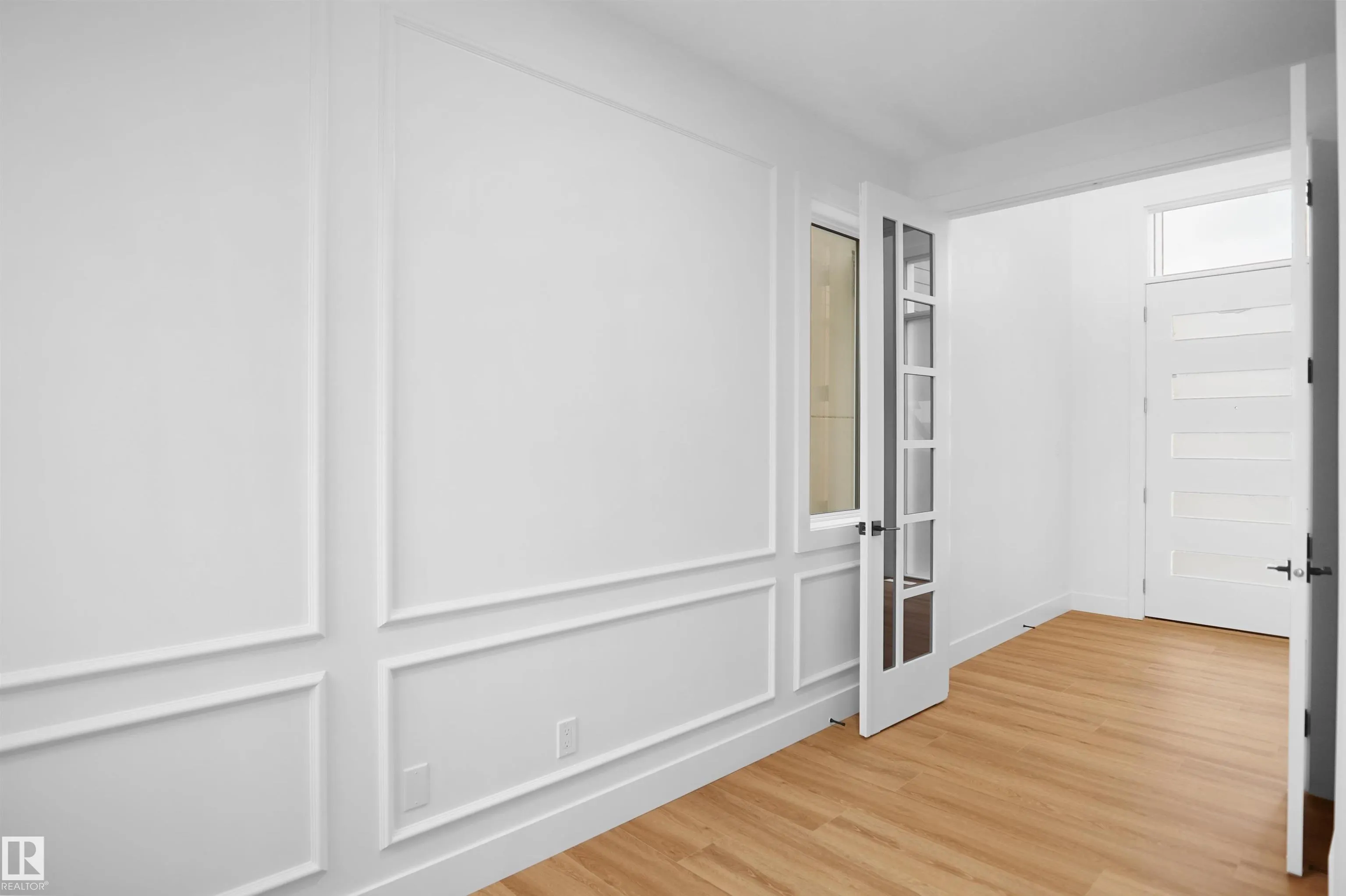 142 EDGEWATER Circle