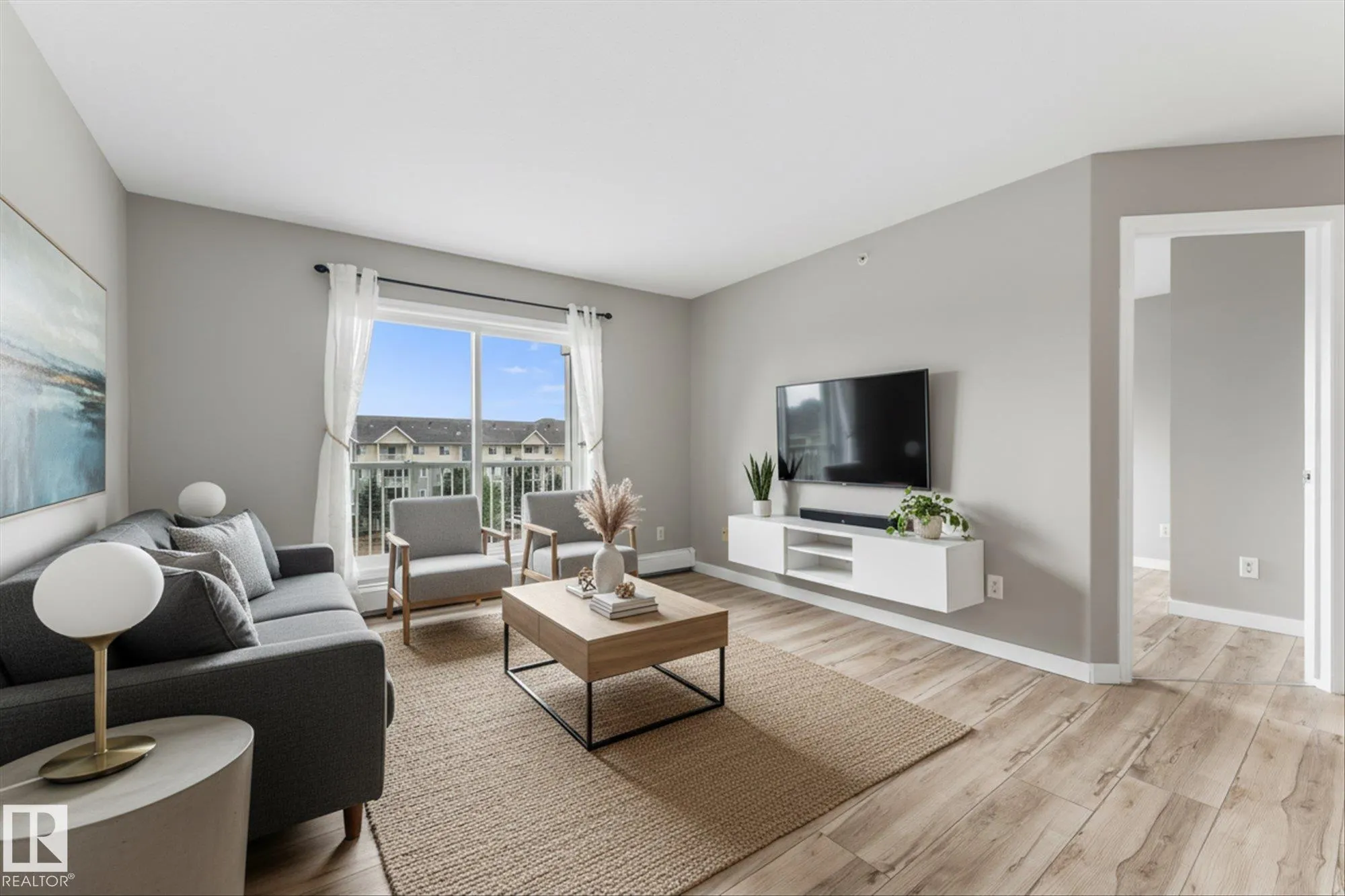 50 WOODSMERE Close