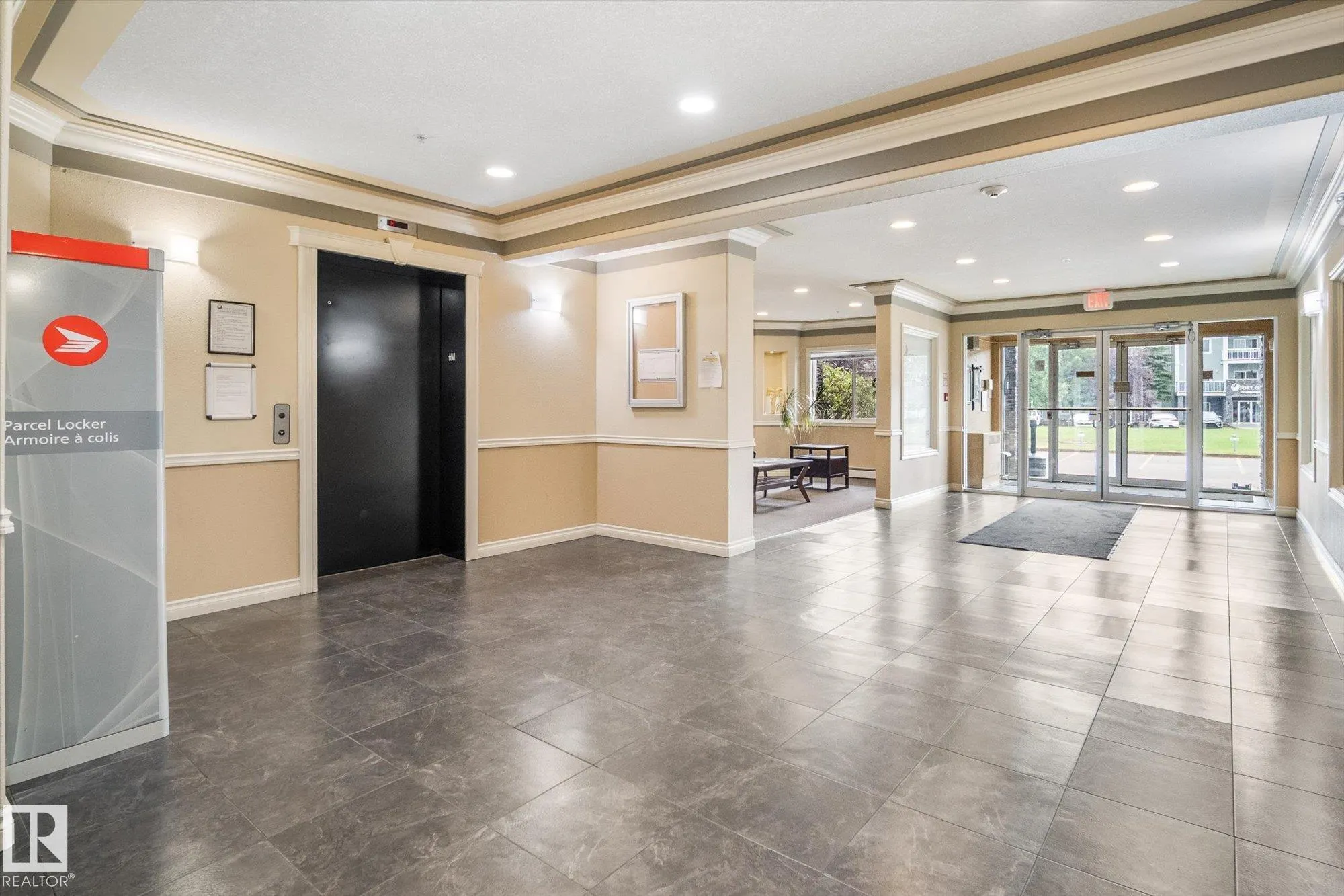50 WOODSMERE Close