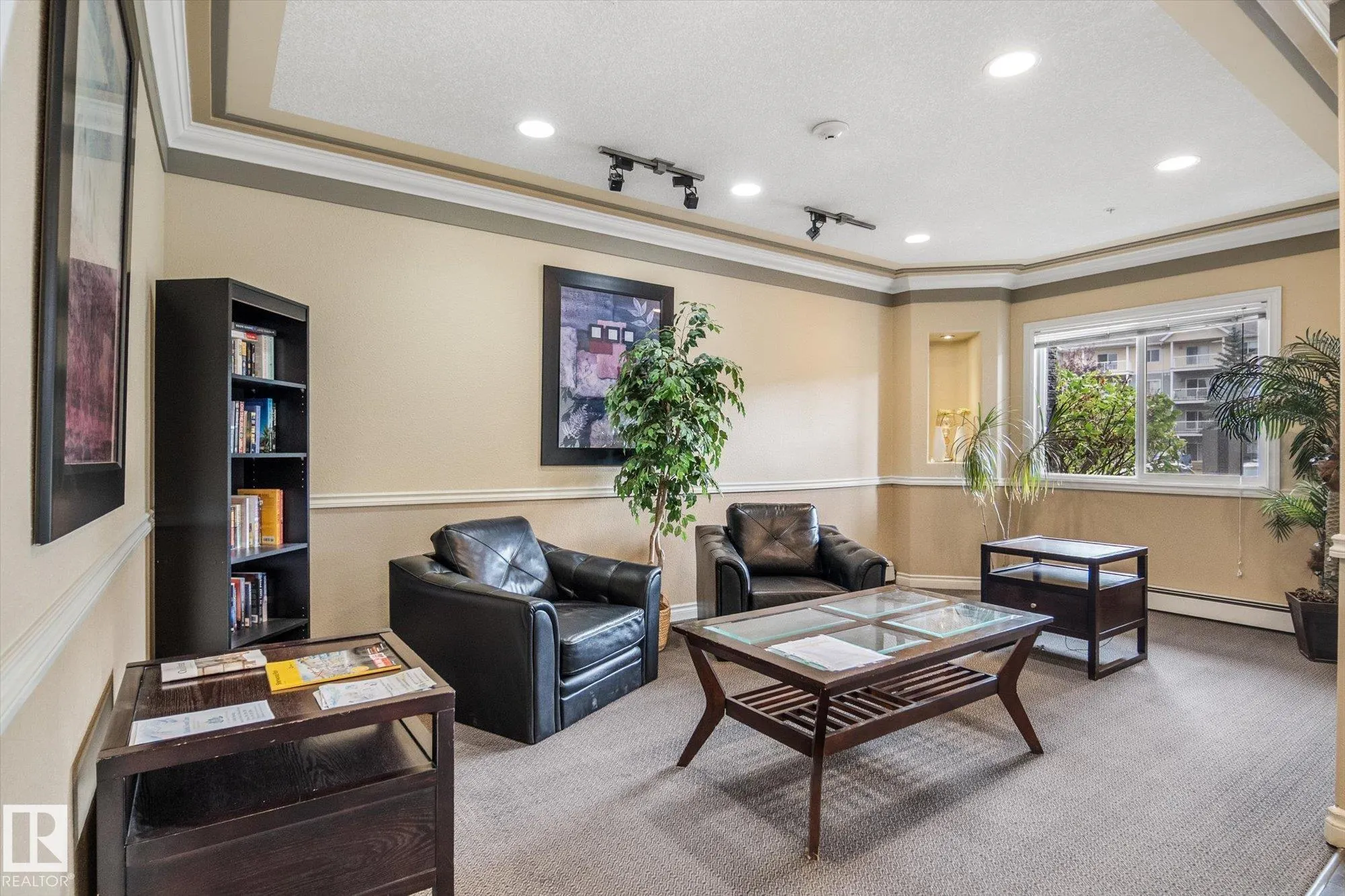 50 WOODSMERE Close